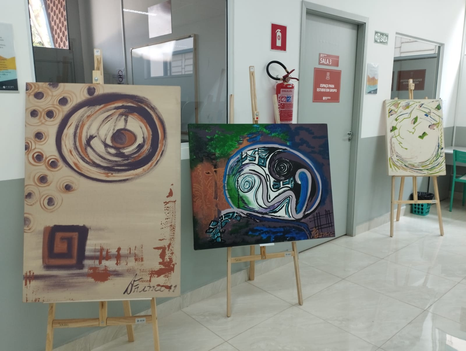 Imagem da notícia Biblioteca promove exposição ‘Raízes’ da artista Ana Franco