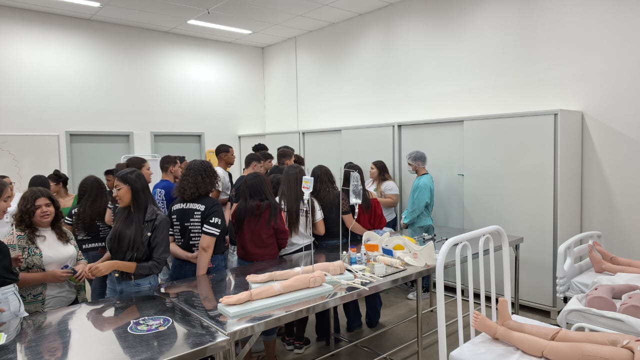 Imagem da notícia FUNEPE Realiza Feira De Profissões Presencial e Celebra Sucesso do Evento