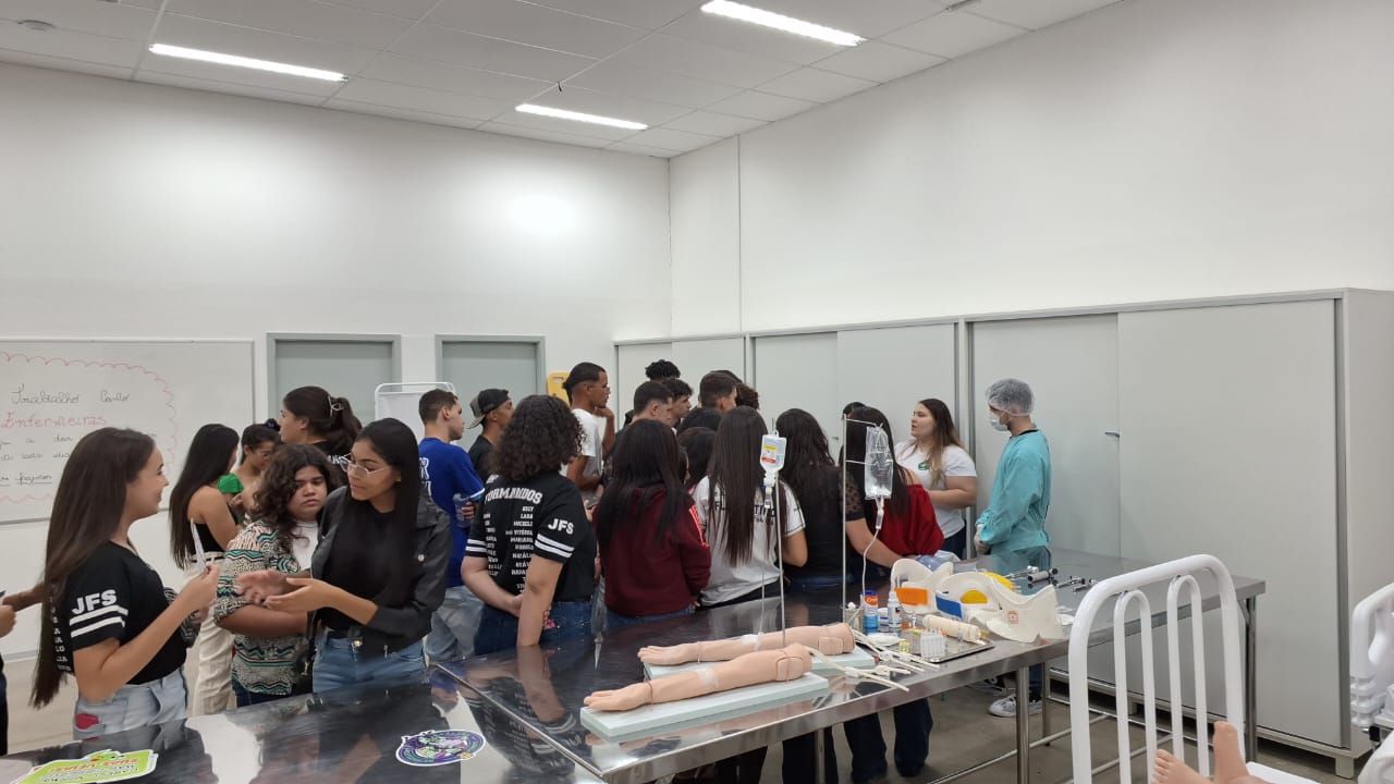 Imagem da notícia FUNEPE Realiza Feira De Profissões Presencial e Celebra Sucesso do Evento
