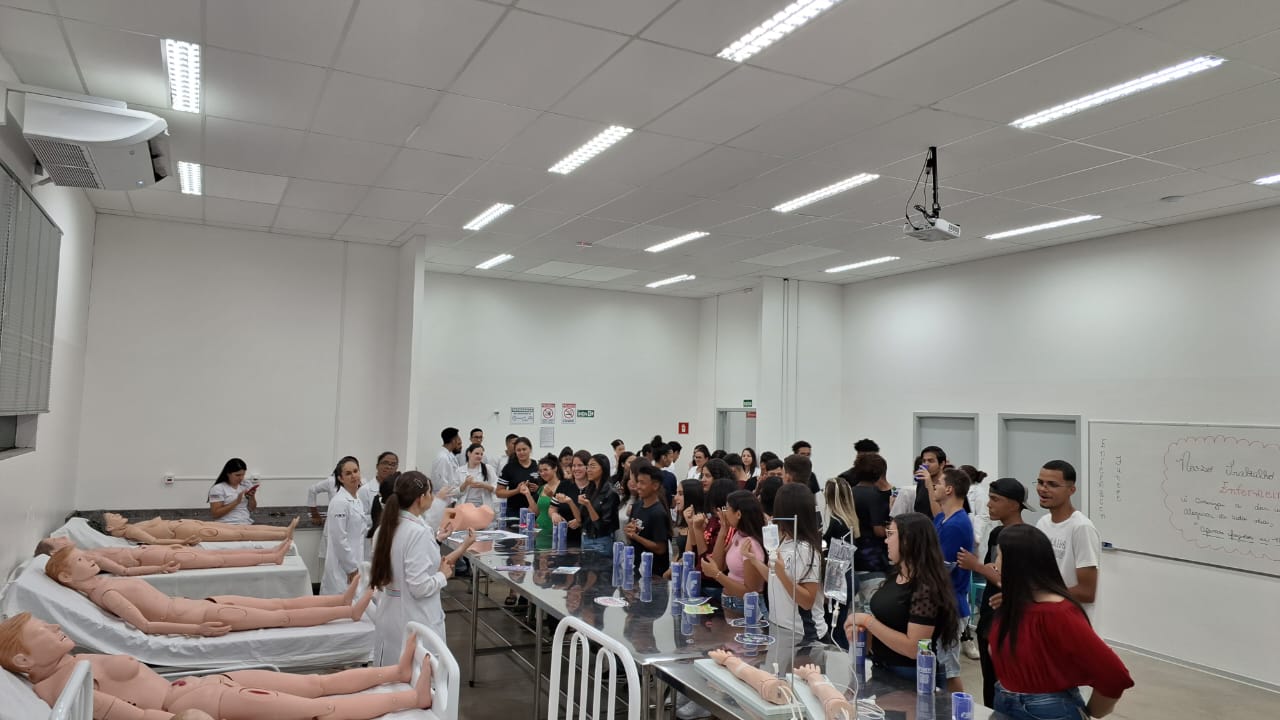Imagem da notícia FUNEPE Realiza Feira De Profissões Presencial e Celebra Sucesso do Evento