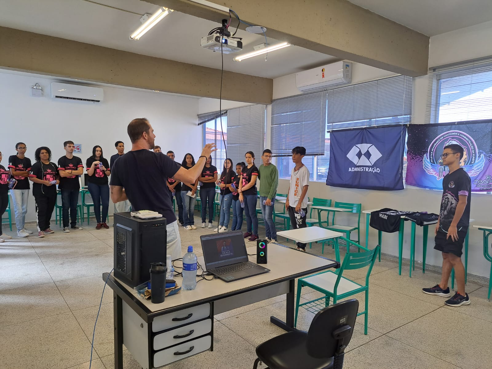 Imagem da notícia FUNEPE Realiza Feira De Profissões Presencial e Celebra Sucesso do Evento