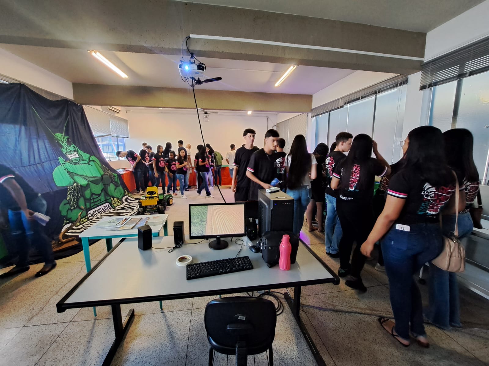 Imagem da notícia FUNEPE Realiza Feira De Profissões Presencial e Celebra Sucesso do Evento