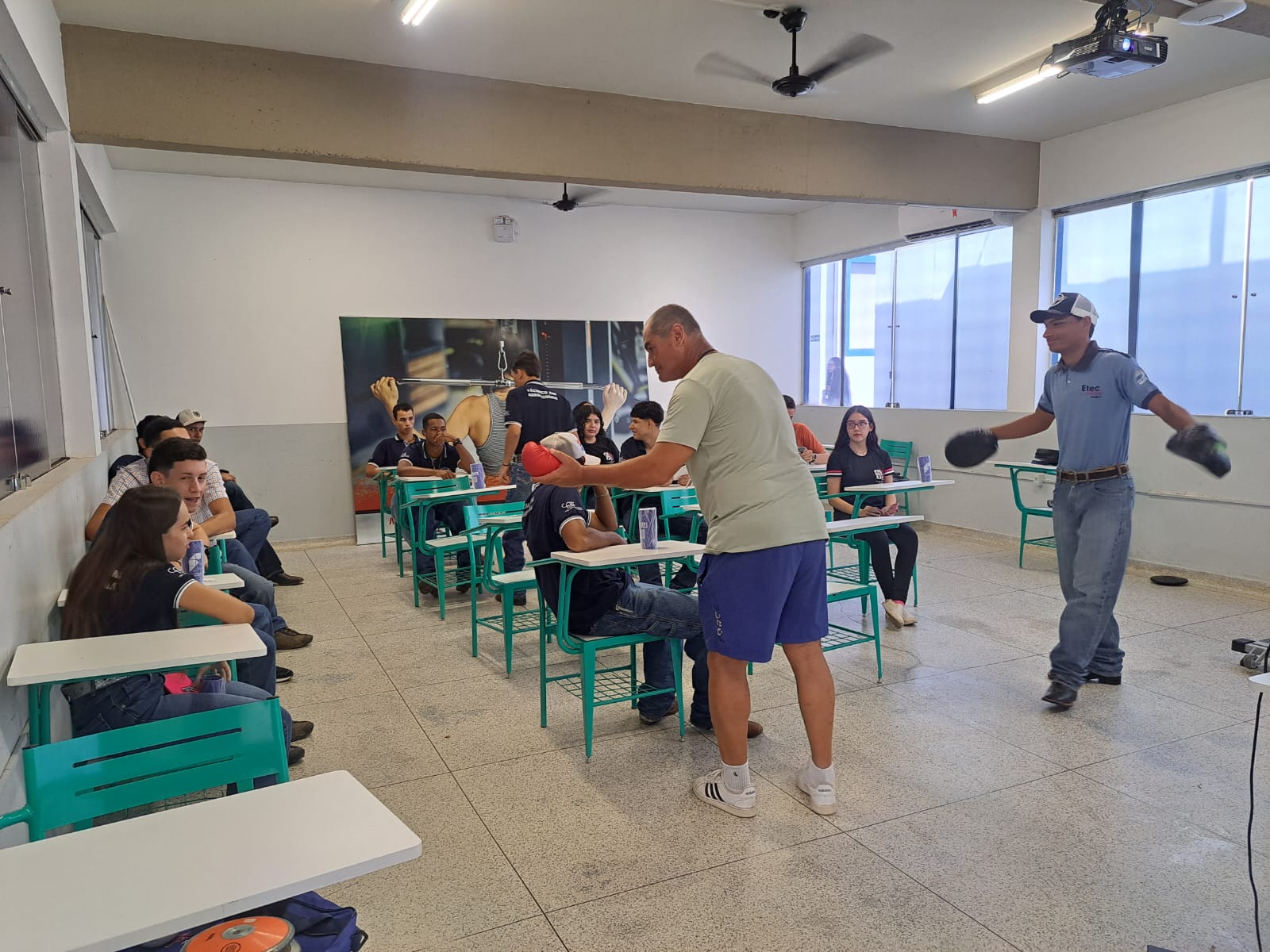 Imagem da notícia FUNEPE Realiza Feira De Profissões Presencial e Celebra Sucesso do Evento