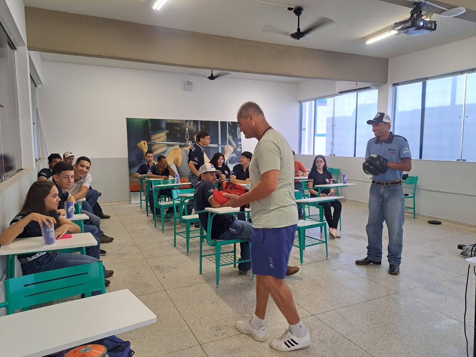 Imagem da notícia FUNEPE Realiza Feira De Profissões Presencial e Celebra Sucesso do Evento