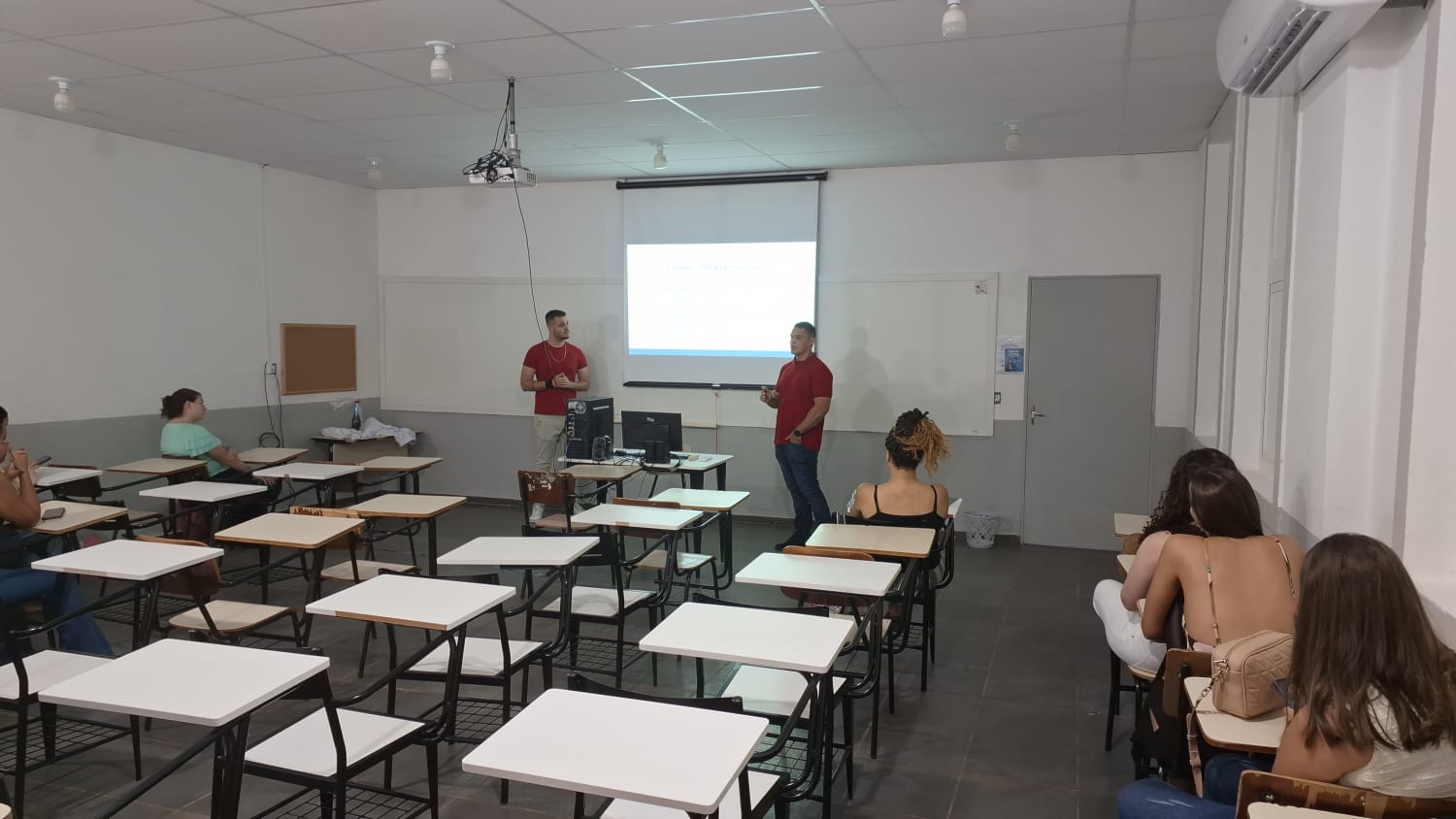 Imagem da notícia Semana de Cursos - Álbum de quarta-feira