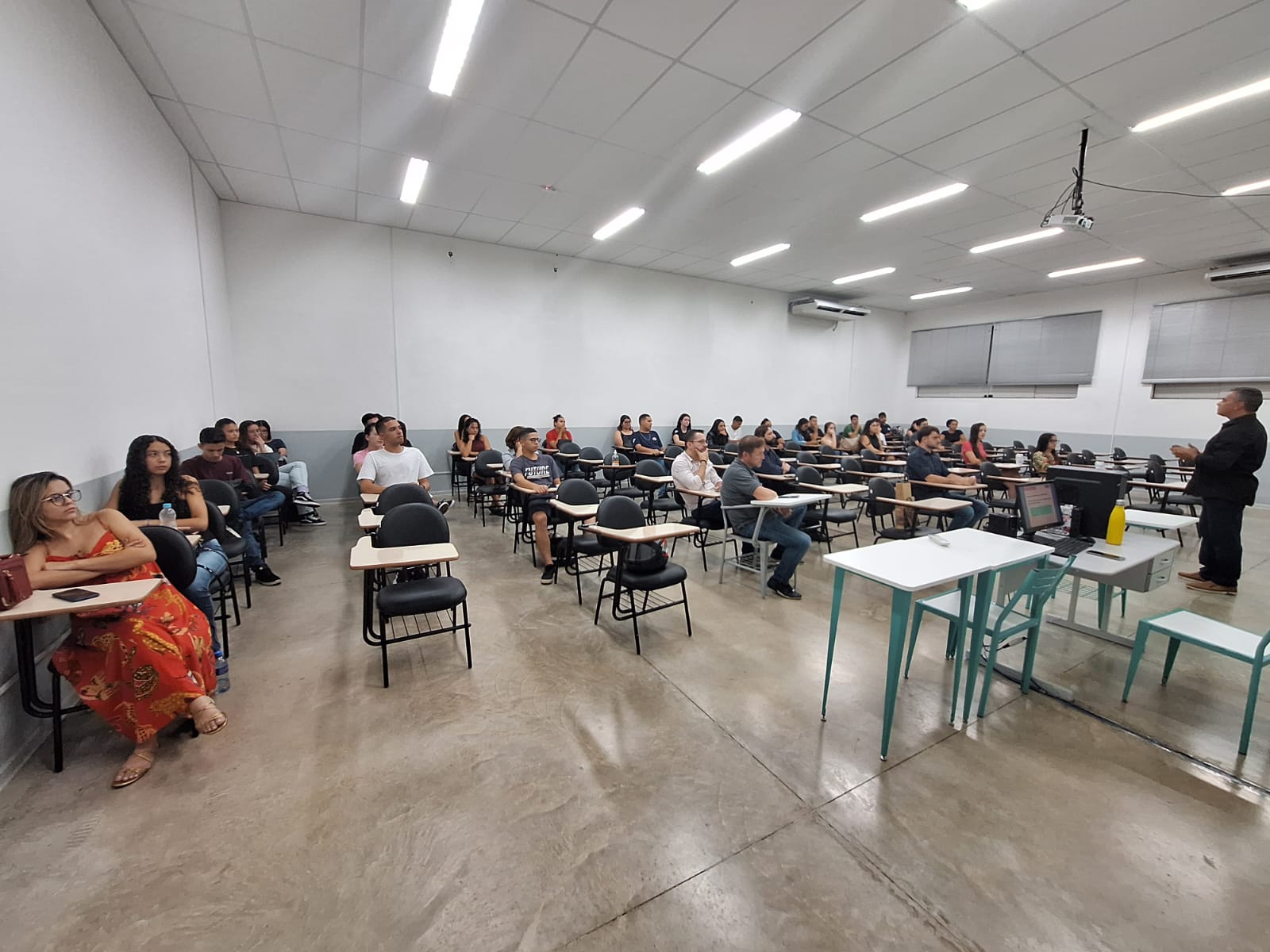 Imagem da notícia Semana de Cursos - Álbum de quarta-feira