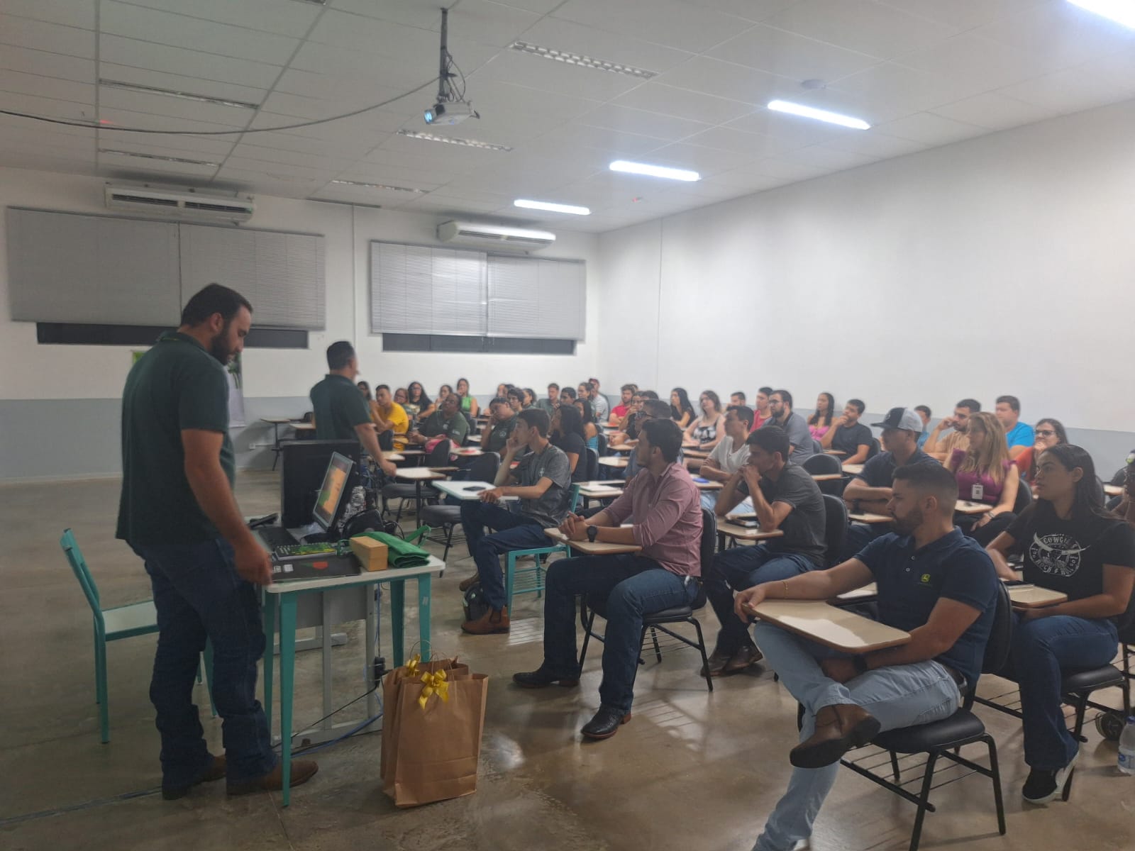 Imagem da notícia Semana de Cursos - Álbum de quarta-feira