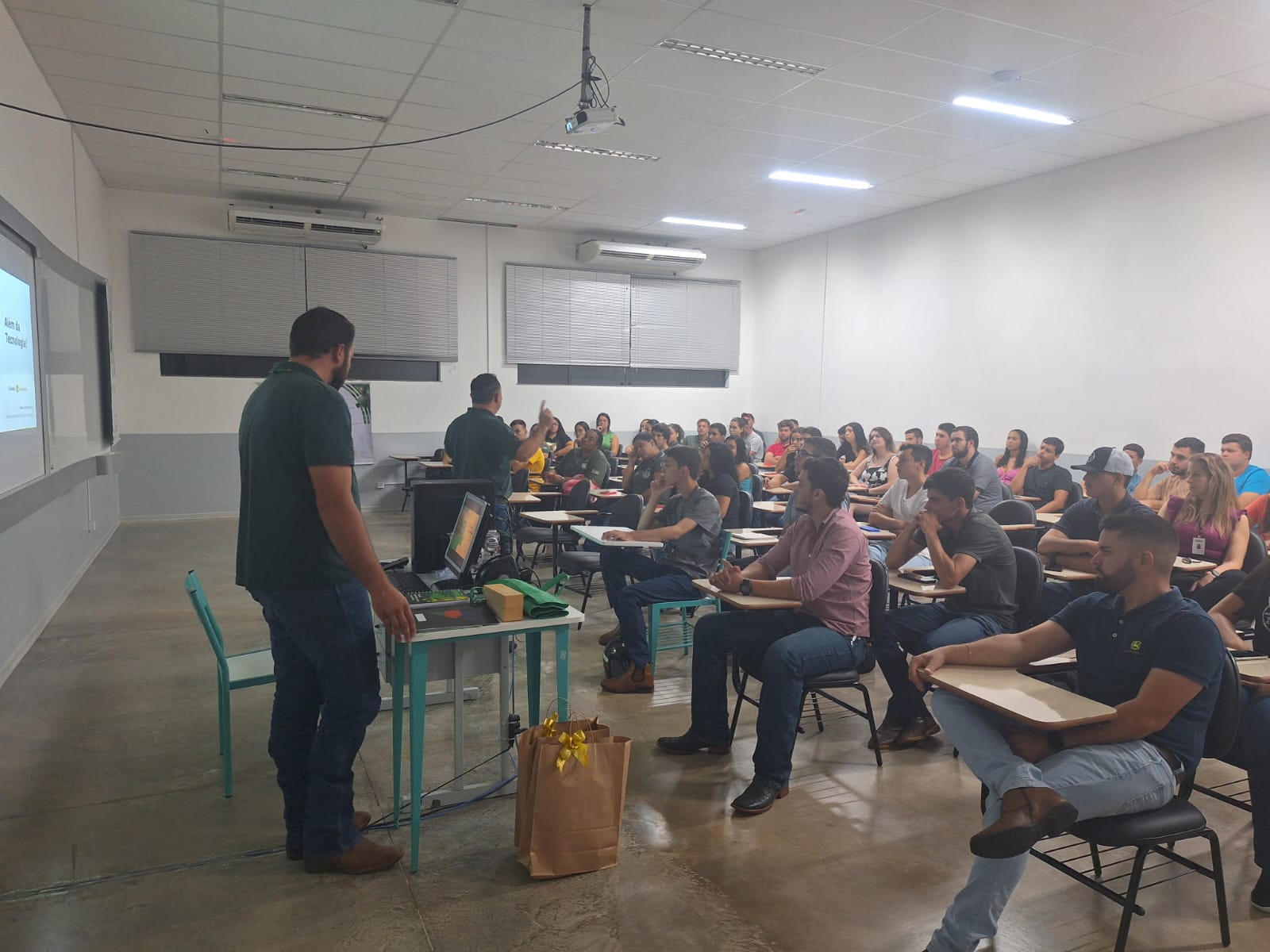 Imagem da notícia Semana de Cursos - Álbum de quarta-feira