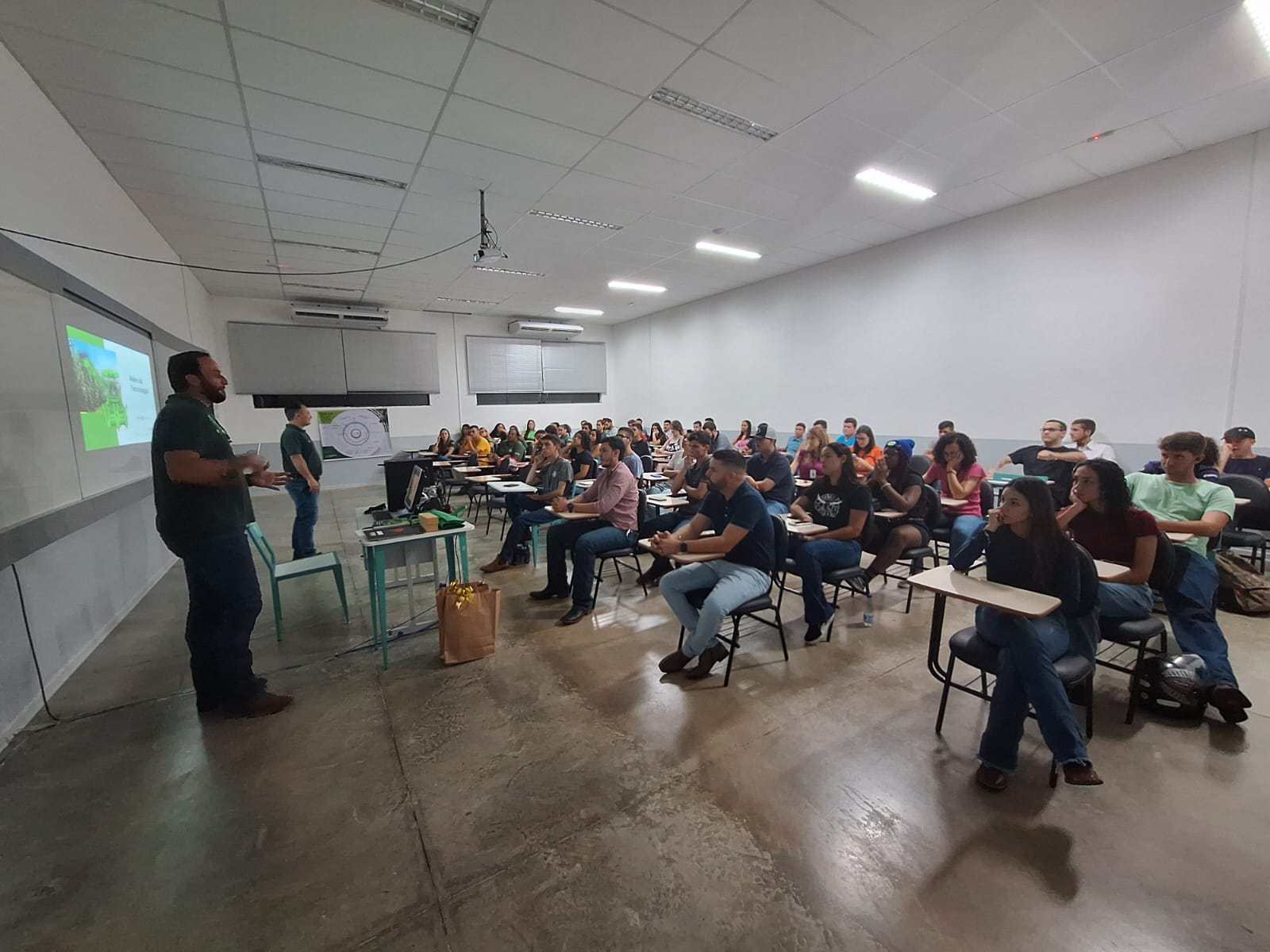 Imagem da notícia Semana de Cursos - Álbum de quarta-feira