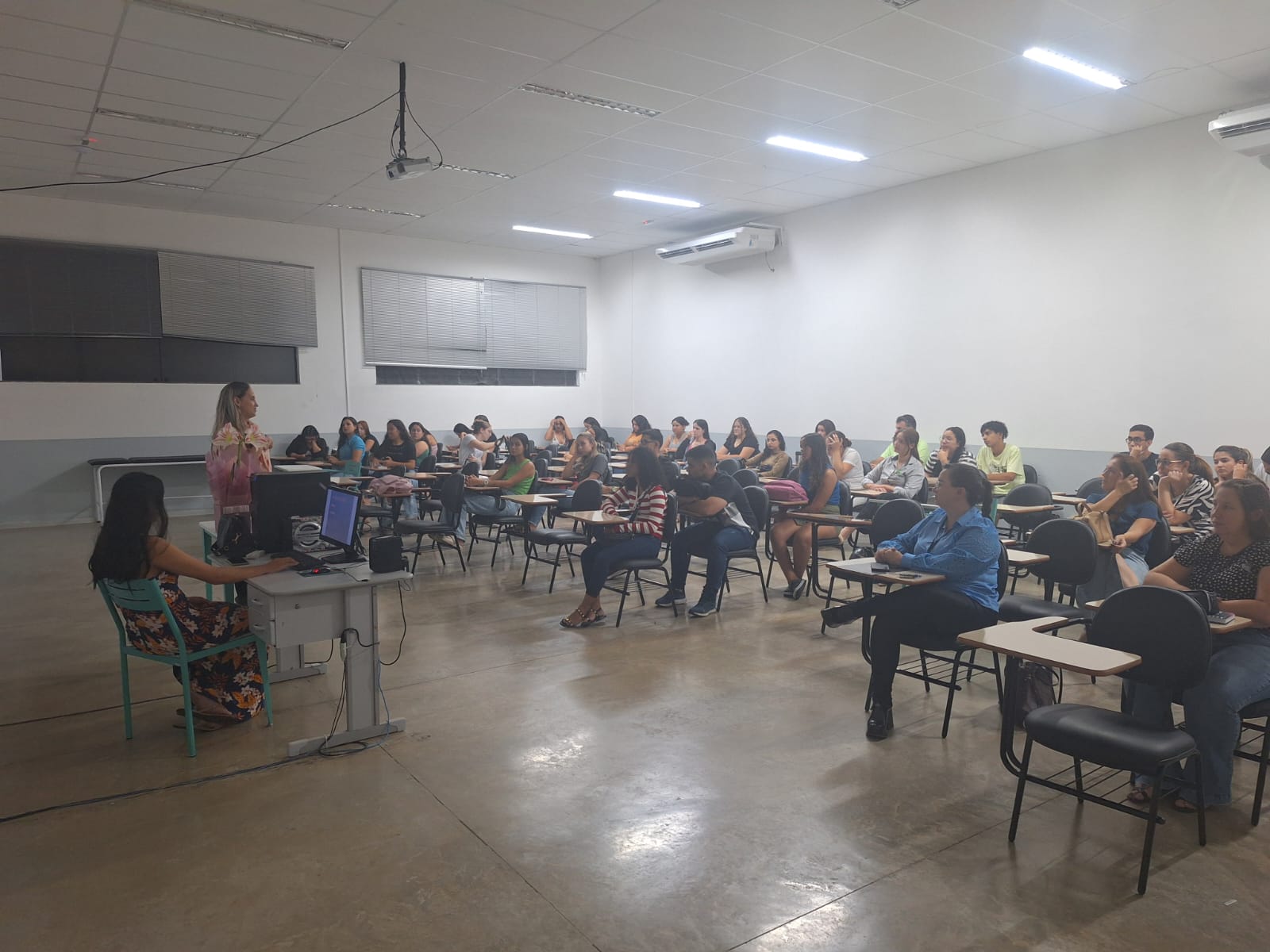 Imagem da notícia Semana de Cursos - Álbum de quarta-feira