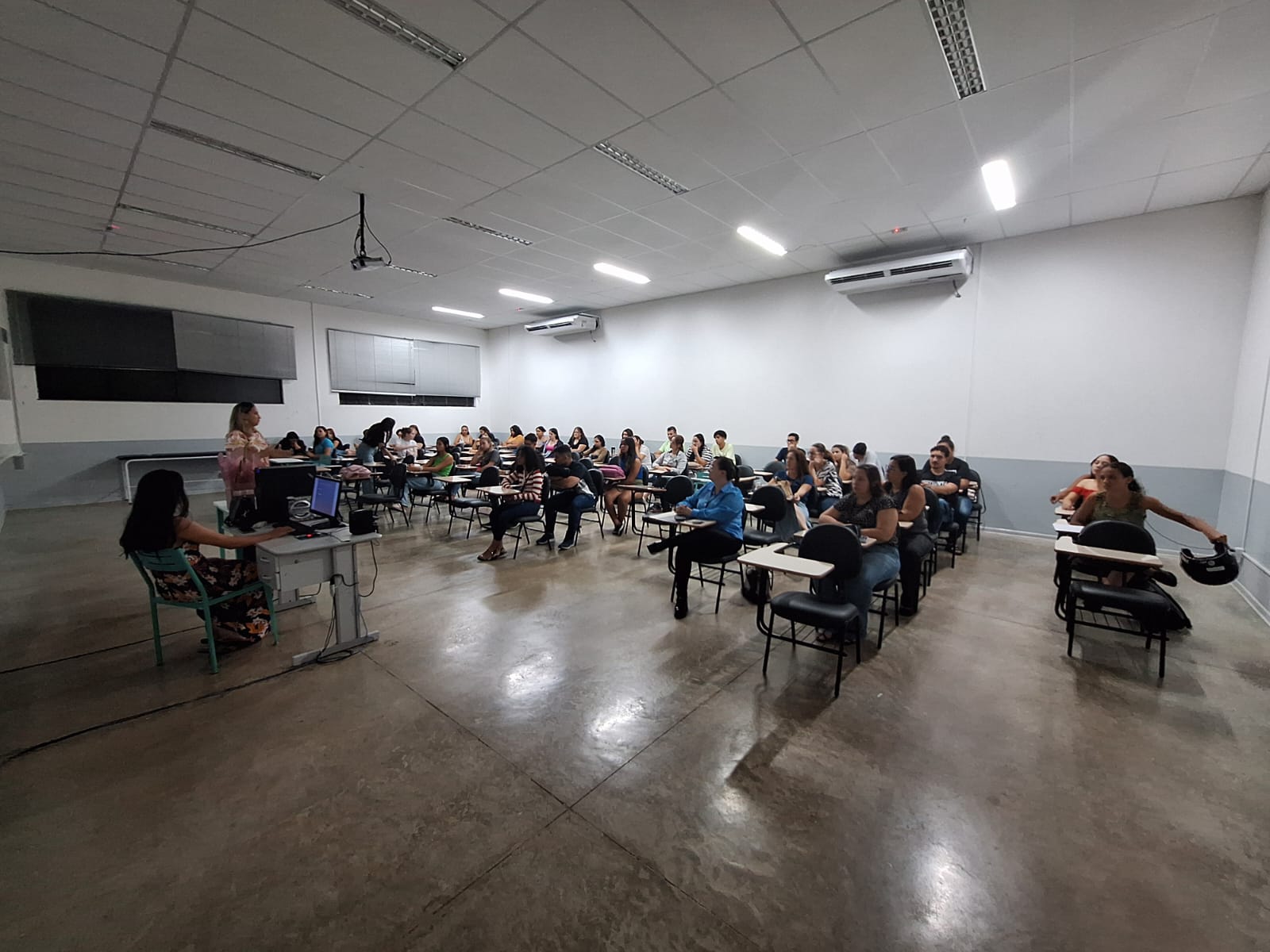 Imagem da notícia Semana de Cursos - Álbum de quarta-feira