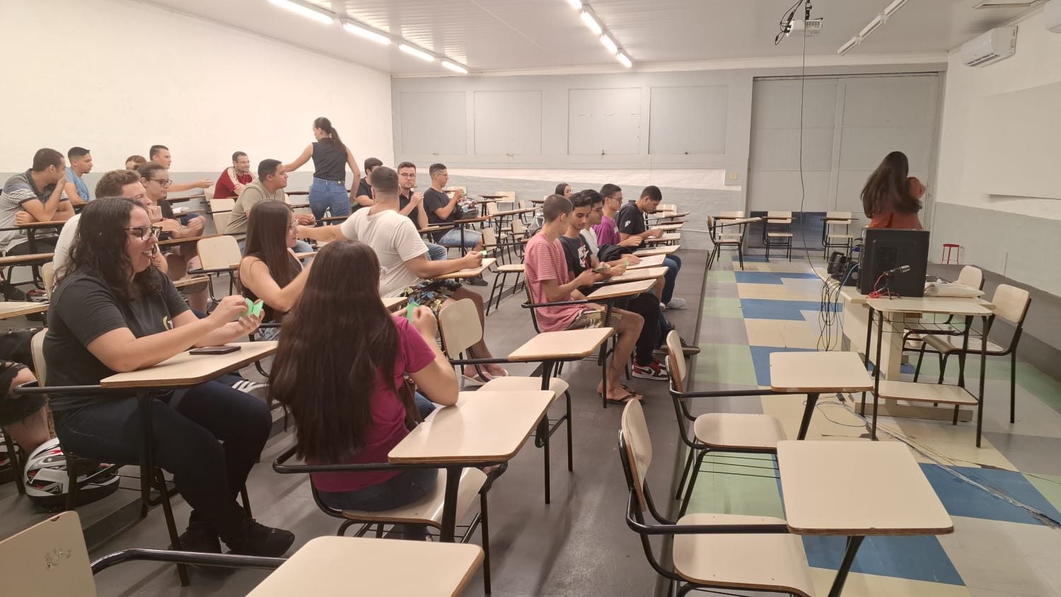 Imagem da notícia Semana de Cursos - Álbum de quarta-feira