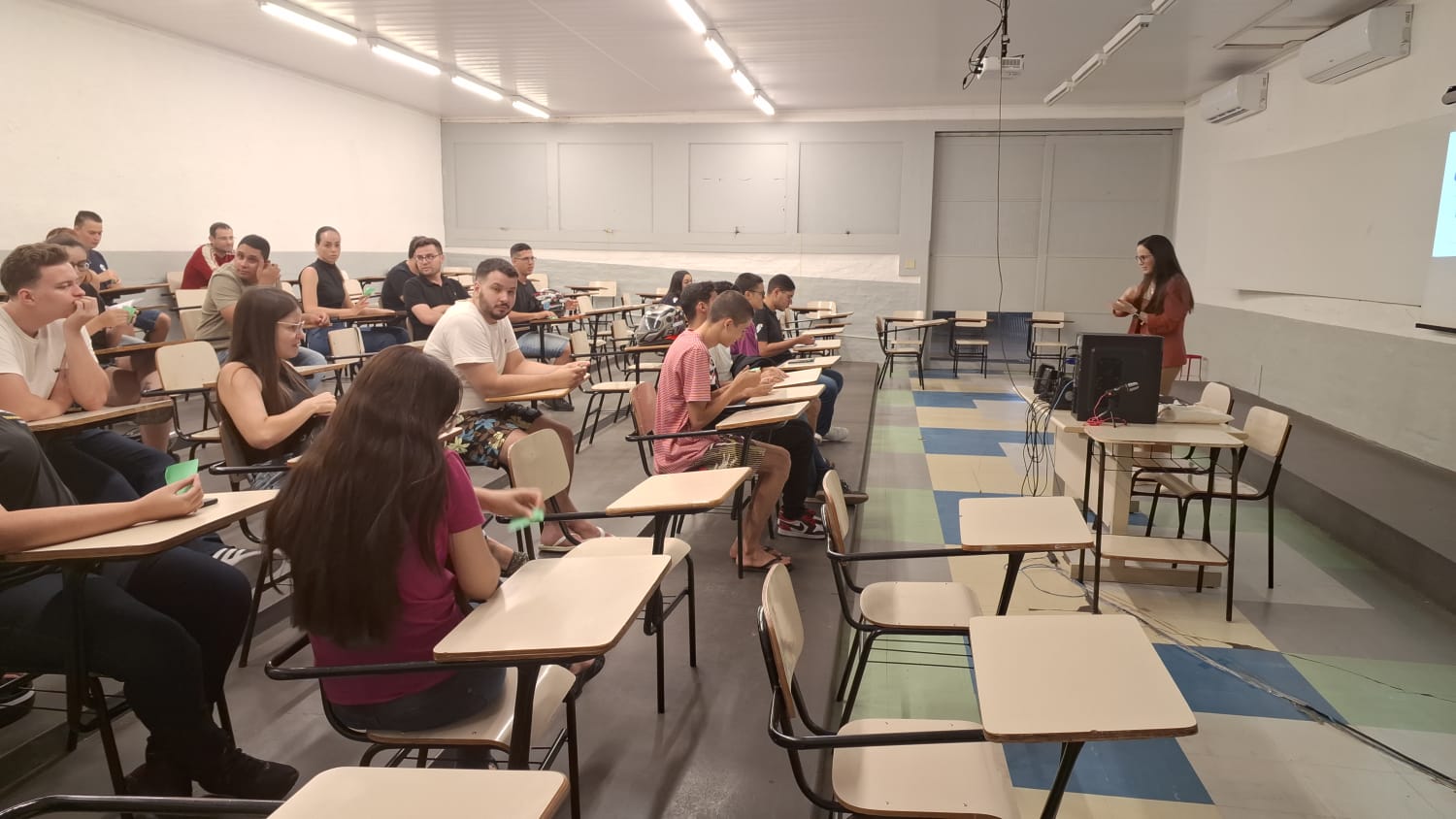 Imagem da notícia Semana de Cursos - Álbum de quarta-feira