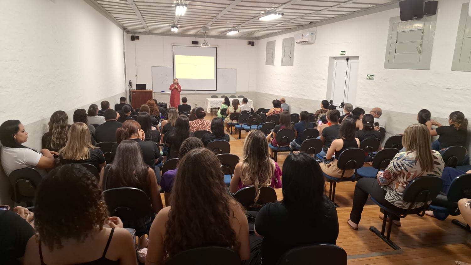 Imagem da notícia Semana de Cursos - Álbum de quarta-feira