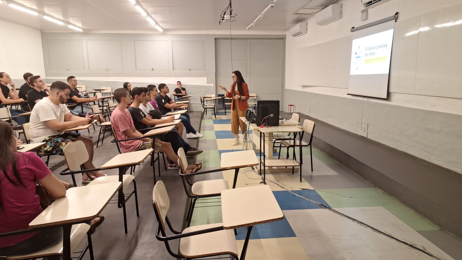 Imagem principal da notícia Semana de Cursos - Álbum de quarta-feira