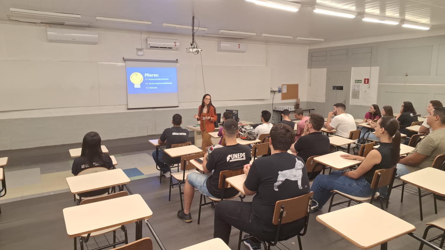 Imagem da notícia Semana de Cursos - Álbum de quarta-feira