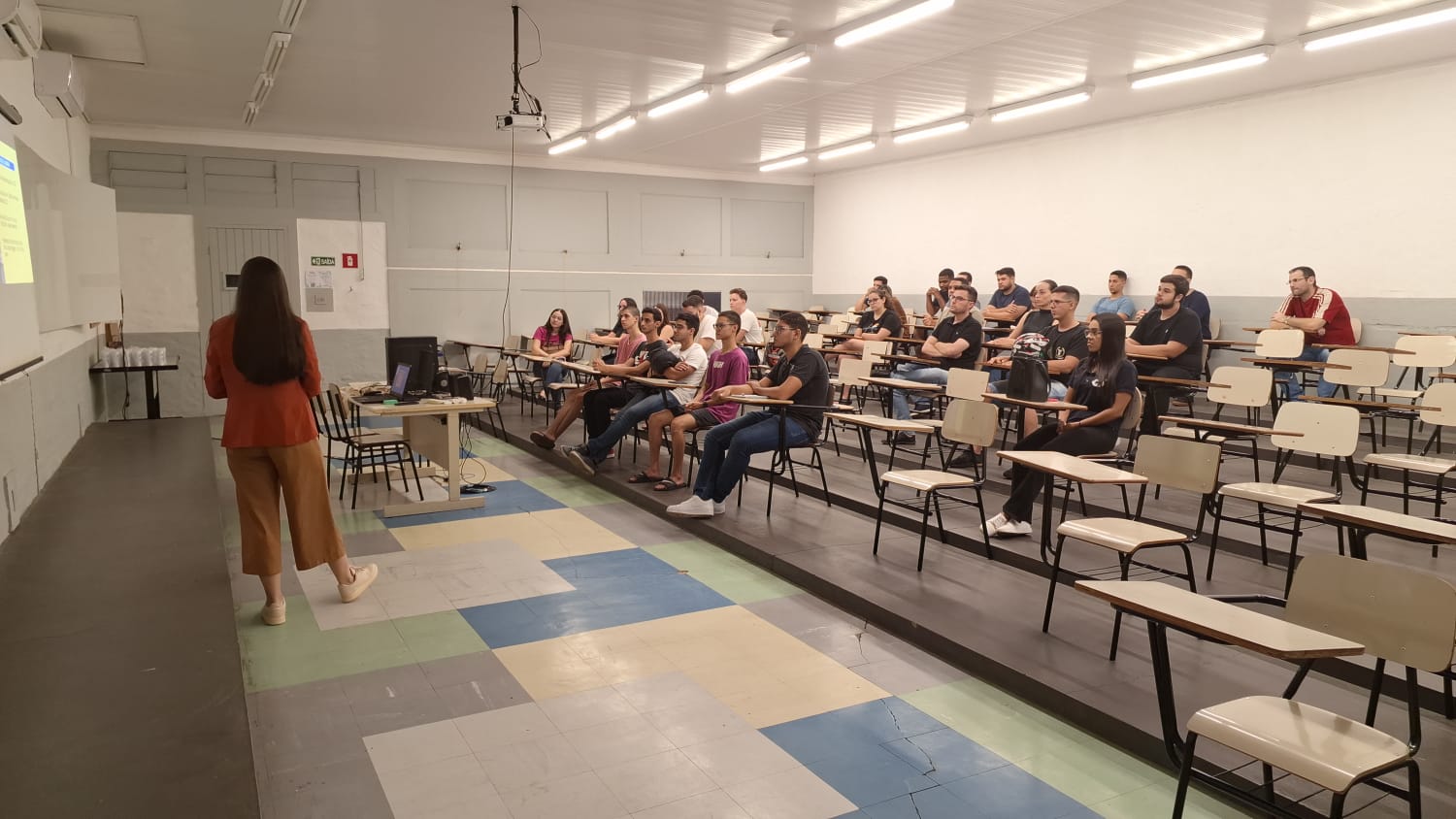 Imagem da notícia Semana de Cursos - Álbum de quarta-feira