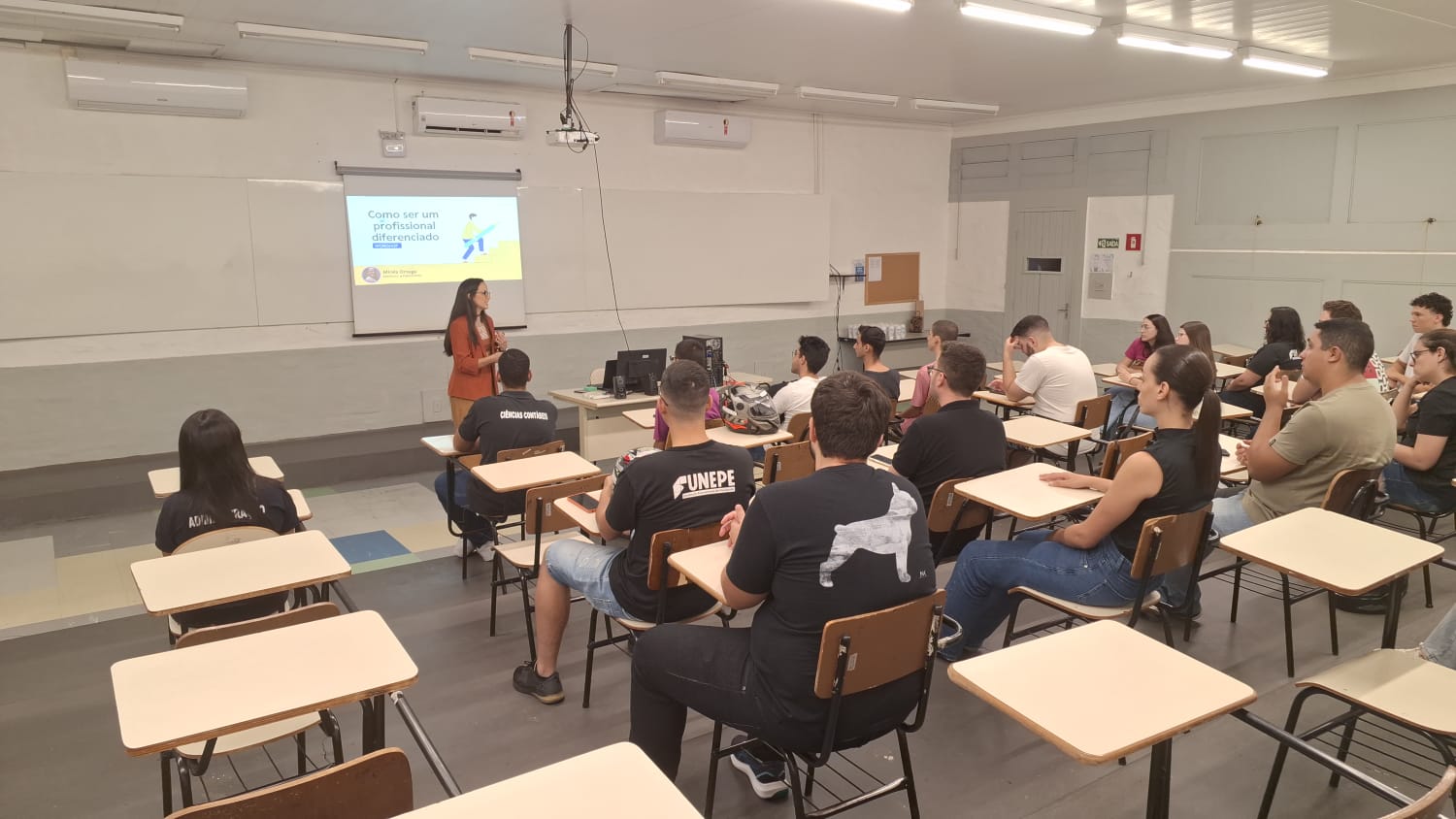 Imagem da notícia Semana de Cursos - Álbum de quarta-feira