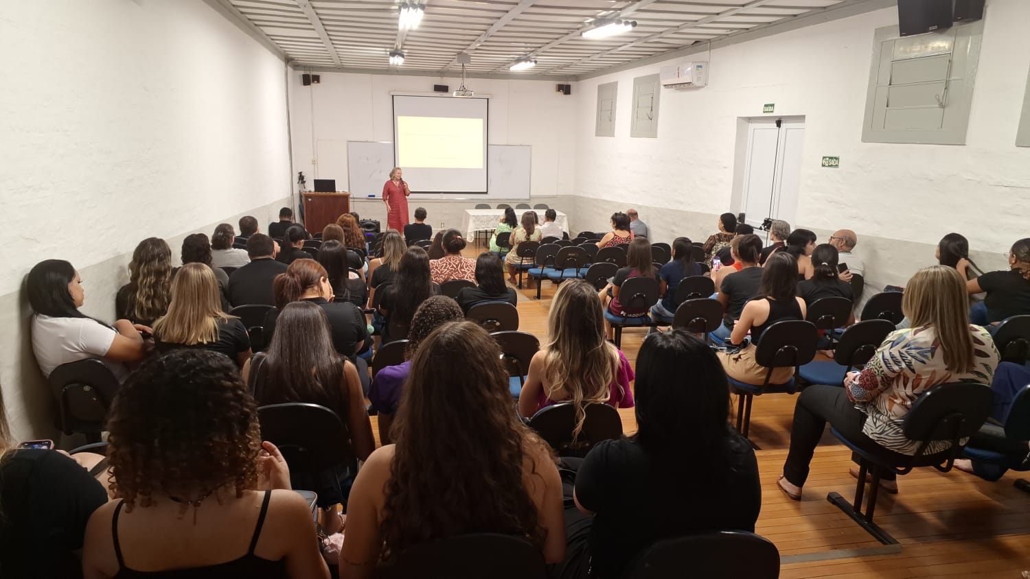 Imagem da notícia Semana de Cursos - Álbum de quarta-feira