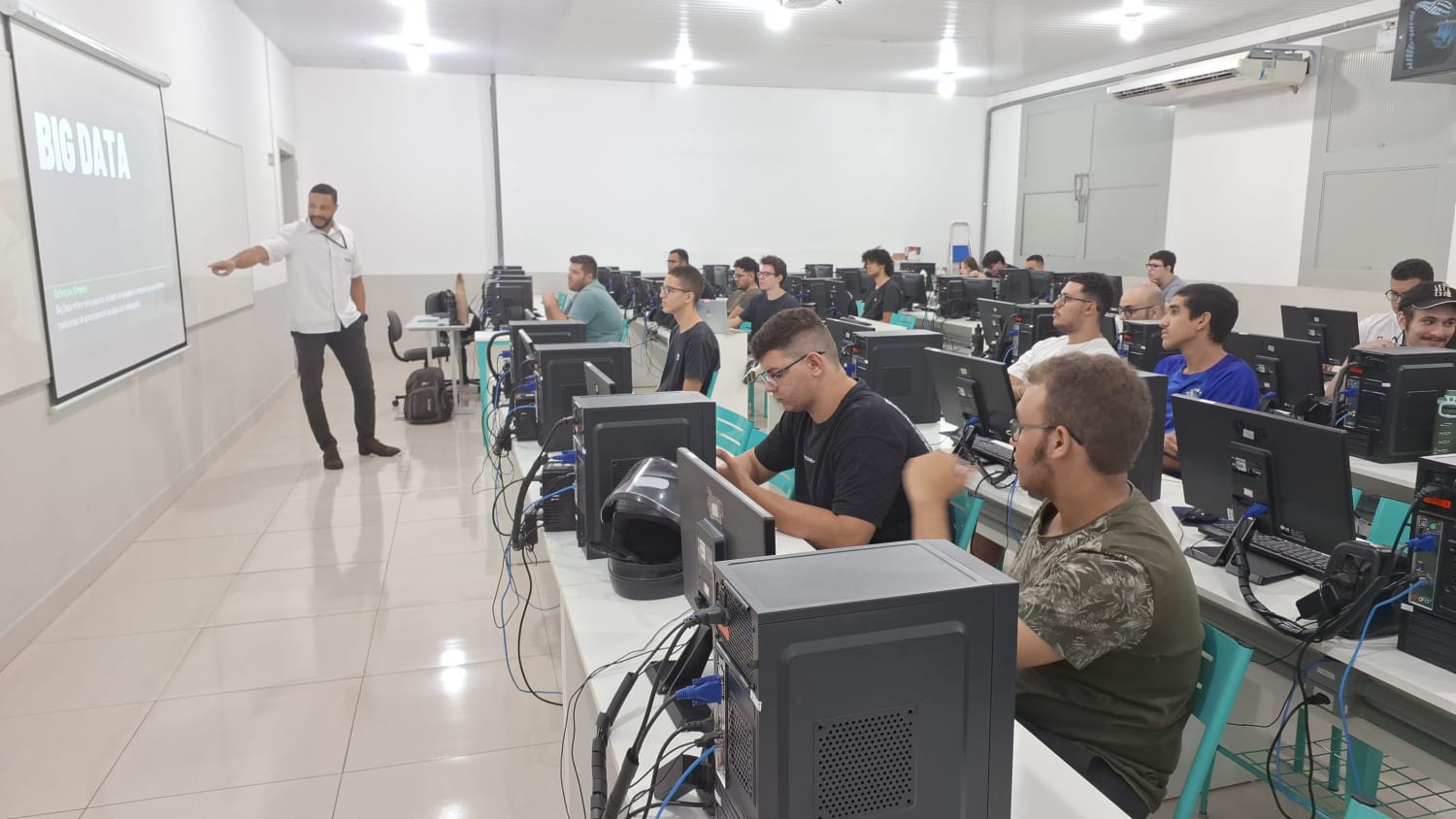 Imagem da notícia Semana de Cursos - Álbum de quarta-feira