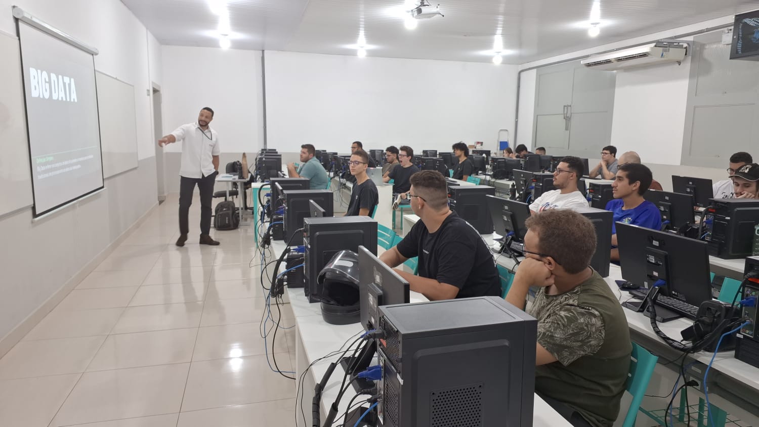 Imagem da notícia Semana de Cursos - Álbum de quarta-feira