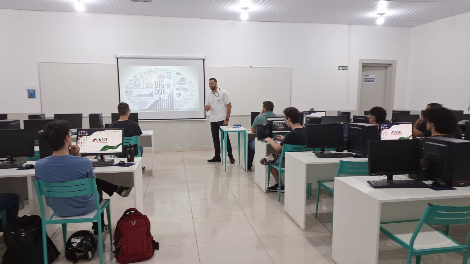 Imagem da notícia Semana de Cursos - Álbum de quarta-feira
