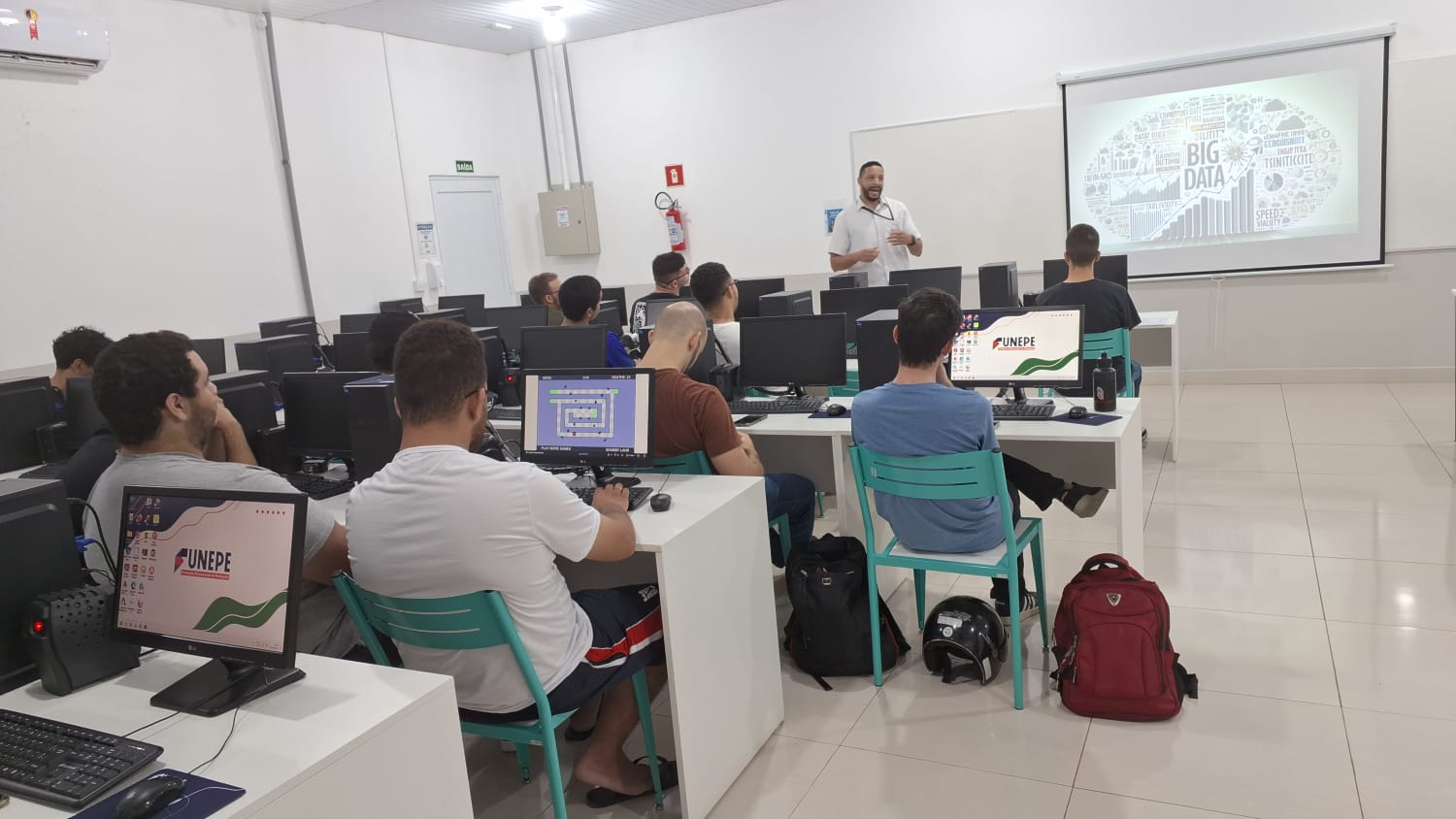 Imagem da notícia Semana de Cursos - Álbum de quarta-feira