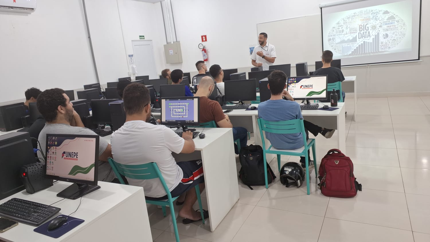 Imagem da notícia Semana de Cursos - Álbum de quarta-feira