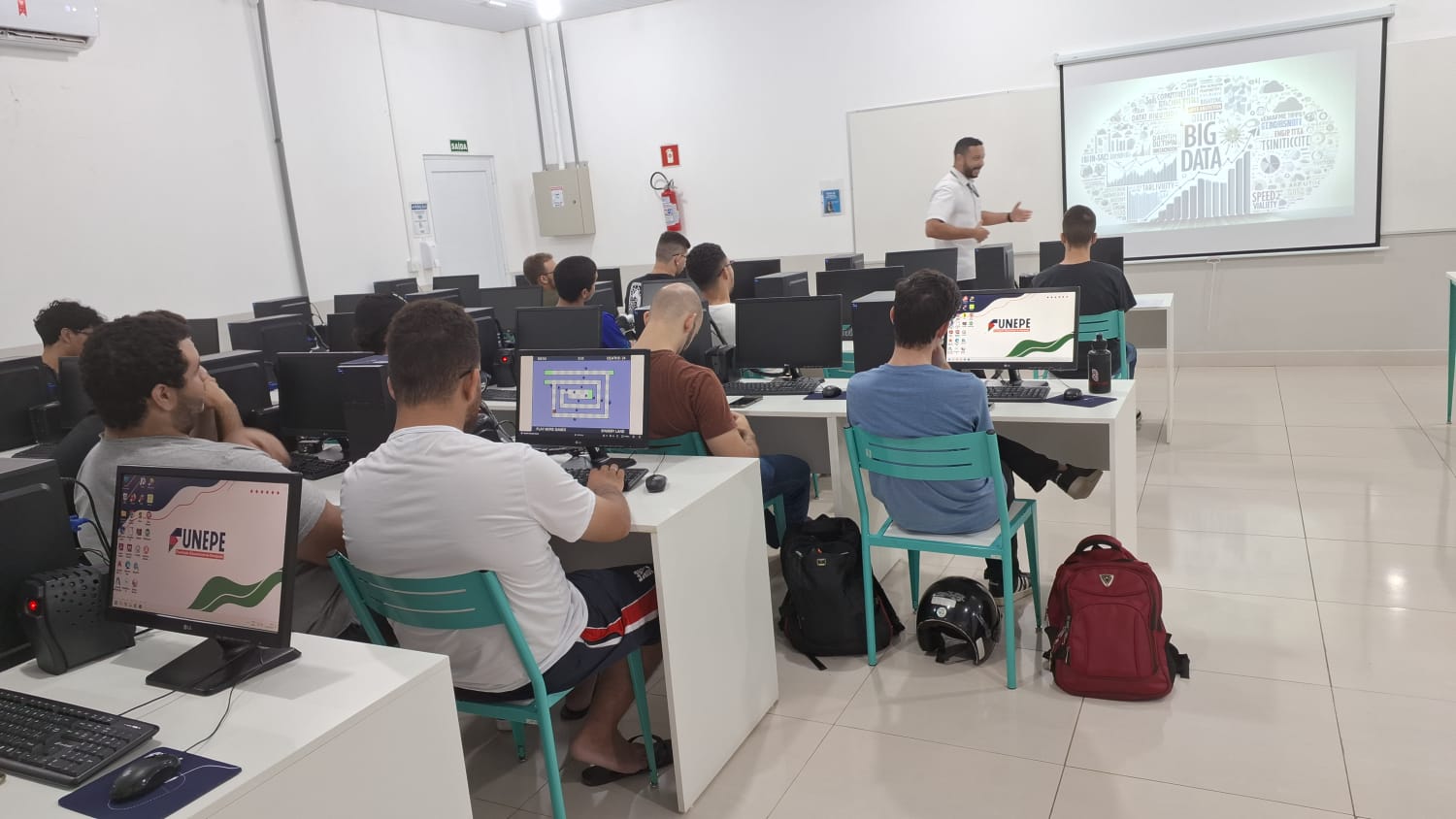 Imagem da notícia Semana de Cursos - Álbum de quarta-feira