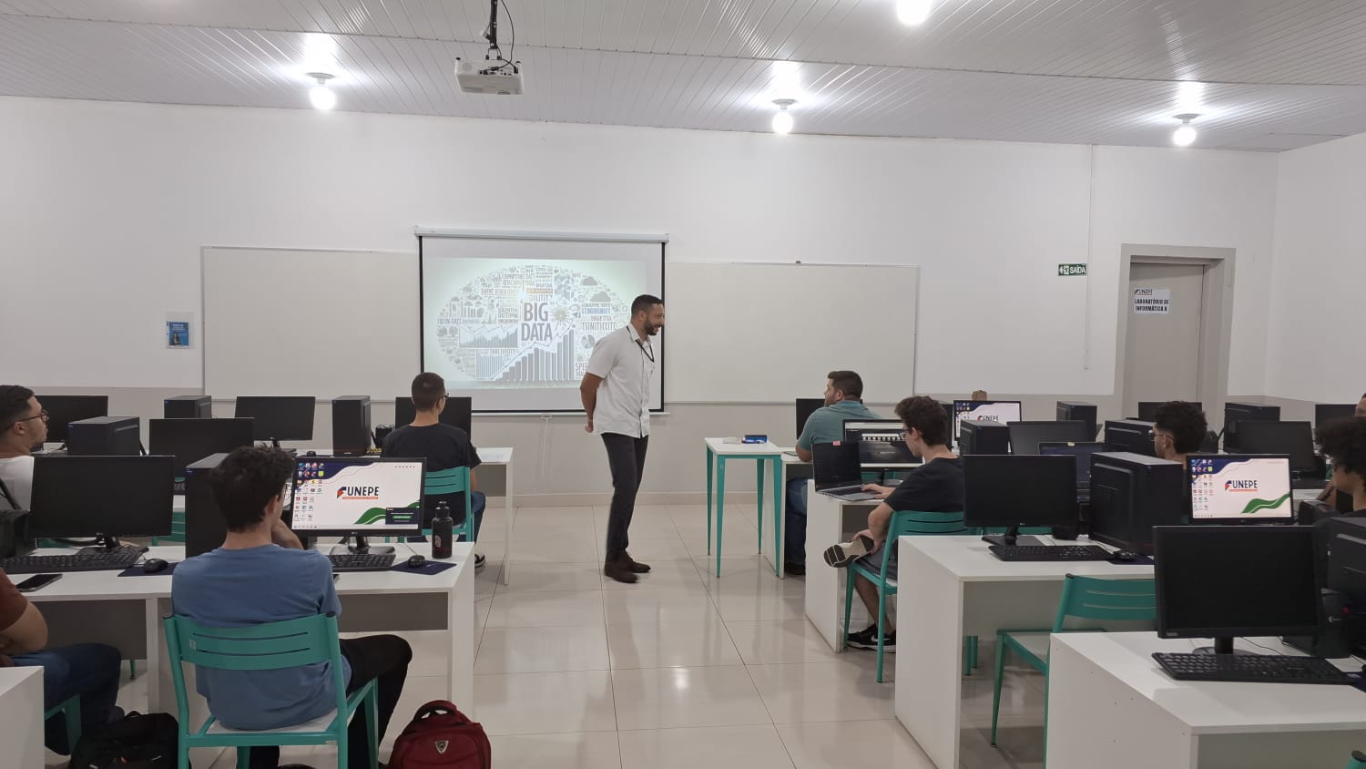 Imagem da notícia Semana de Cursos - Álbum de quarta-feira