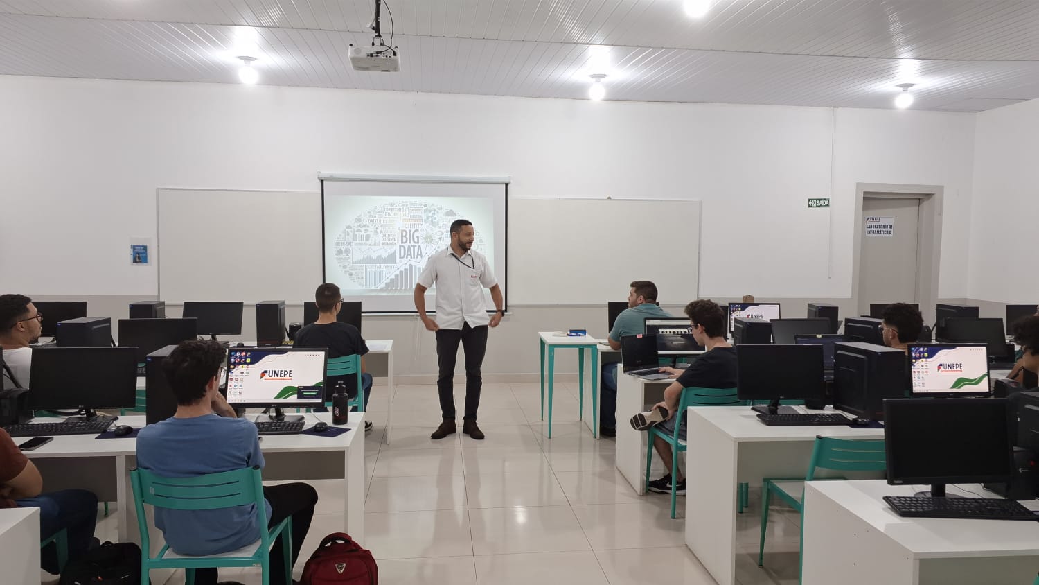 Imagem da notícia Semana de Cursos - Álbum de quarta-feira