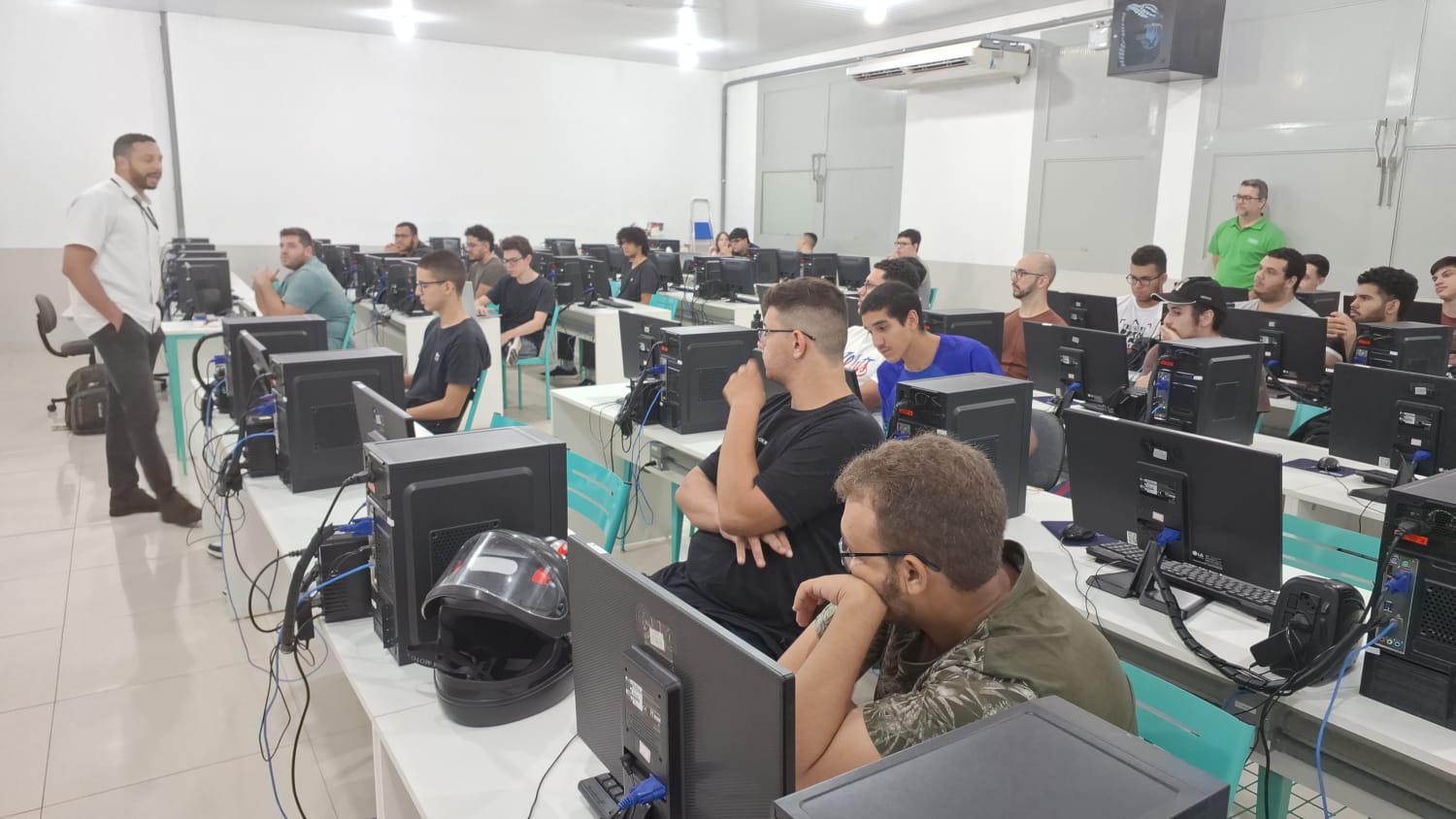 Imagem da notícia Semana de Cursos - Álbum de quarta-feira