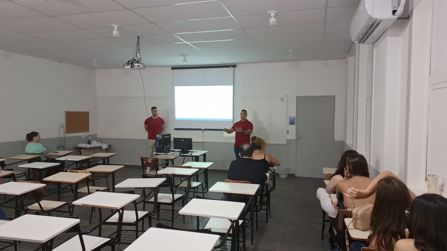 Imagem da notícia Semana de Cursos - Álbum de quarta-feira