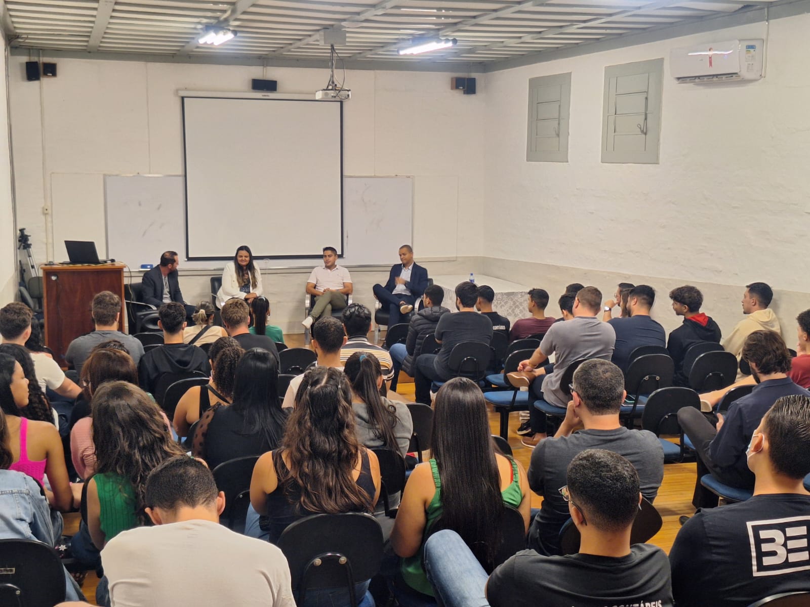 Imagem da notícia Semana de Cursos - Confira as fotos de sexta-feira