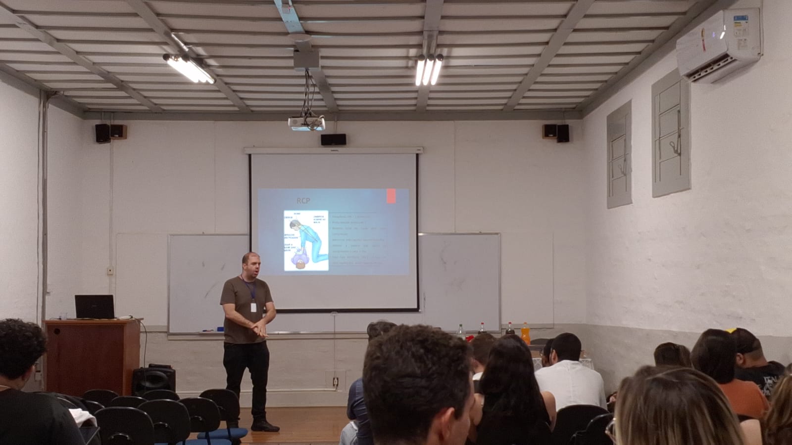 Imagem da notícia Workshop de Procedimentos Médicos O Pulso Ainda Pulsa