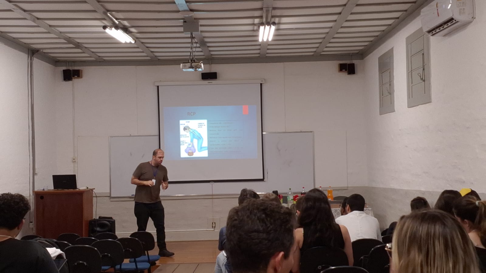 Imagem da notícia Workshop de Procedimentos Médicos O Pulso Ainda Pulsa