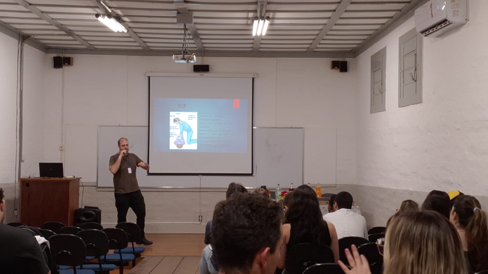 Imagem da notícia Workshop de Procedimentos Médicos O Pulso Ainda Pulsa