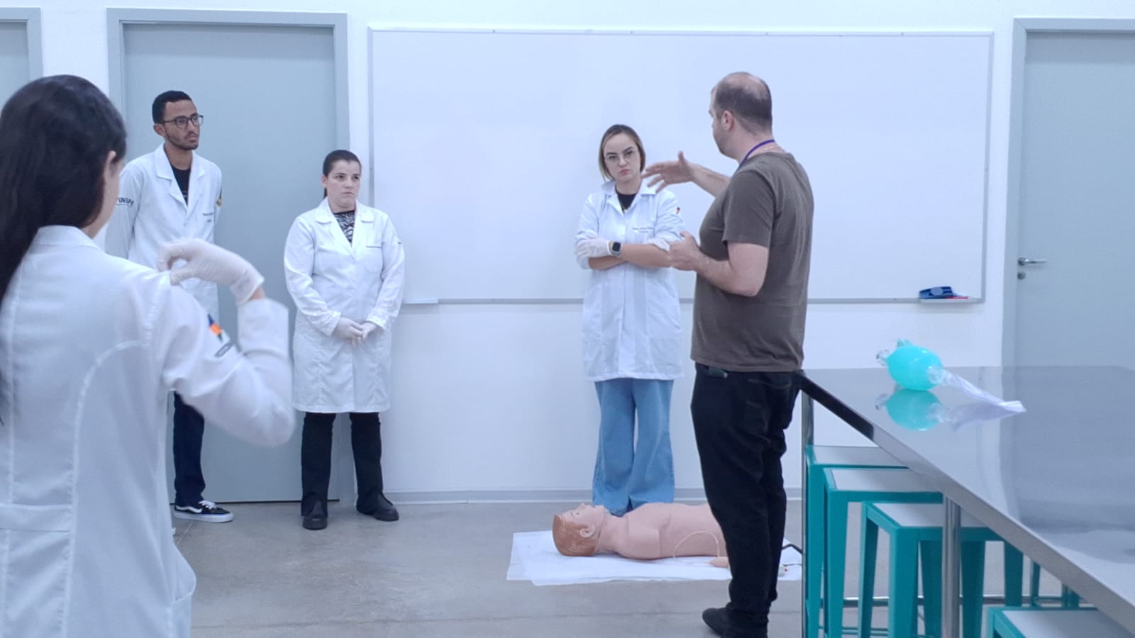 Imagem da notícia Workshop de Procedimentos Médicos O Pulso Ainda Pulsa