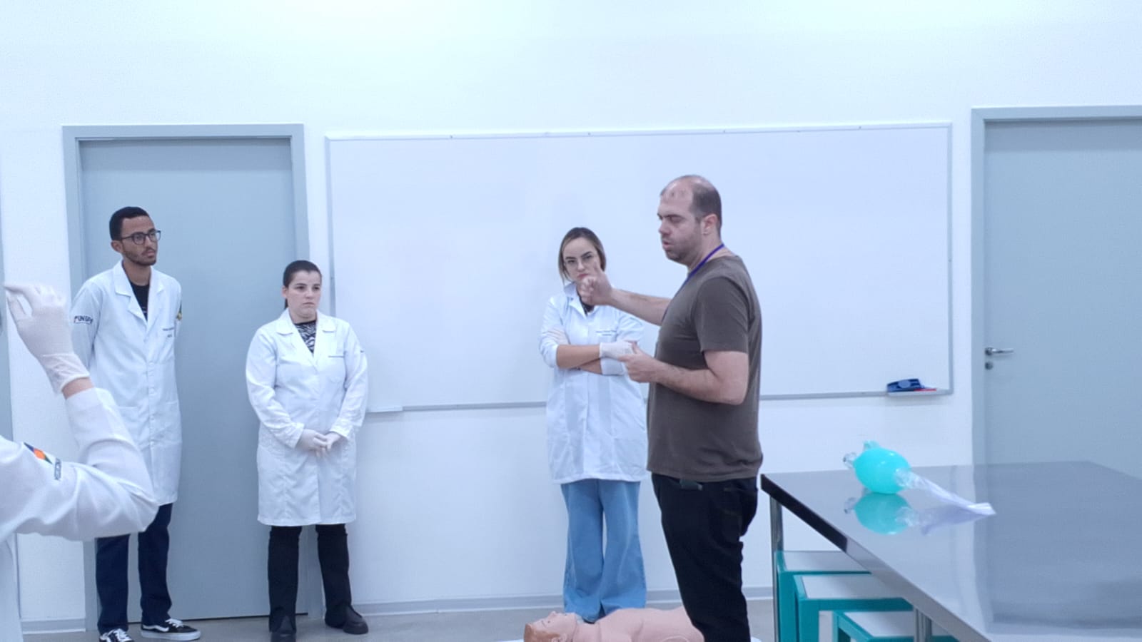 Imagem da notícia Workshop de Procedimentos Médicos O Pulso Ainda Pulsa