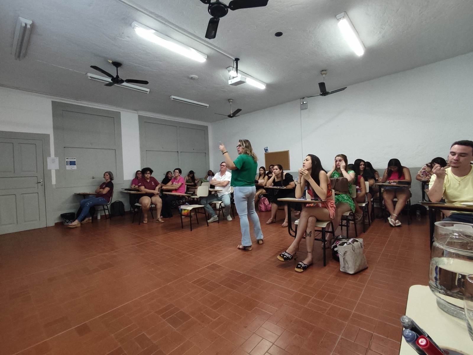 Imagem da notícia Estudantes de Pedagogia da FAFIPE/FUNEPE conhecem ações do CEA