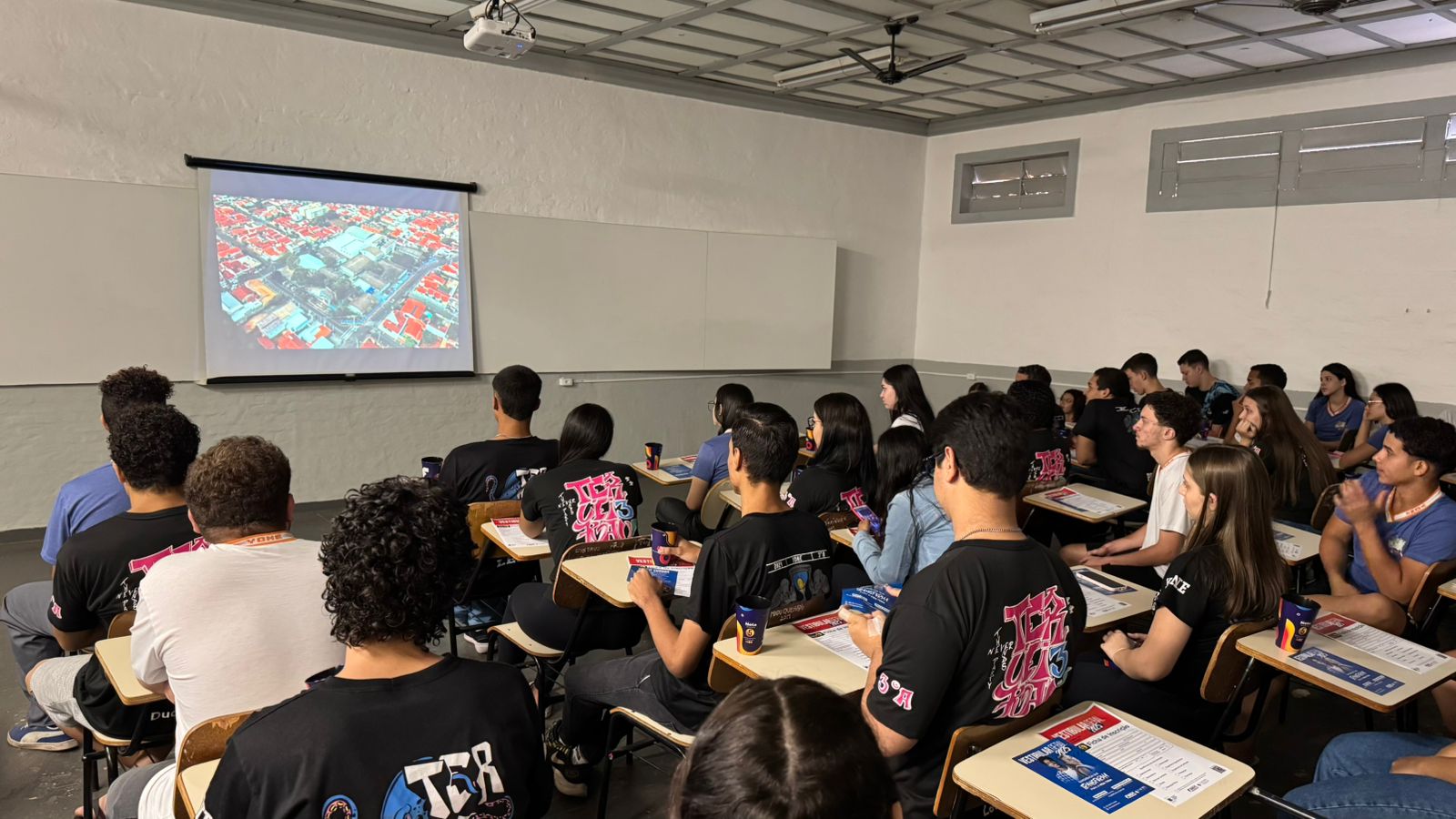 Imagem da notícia FUNEPE movimenta escolas públicas e privadas da região com evento Feira de Profissões 2024