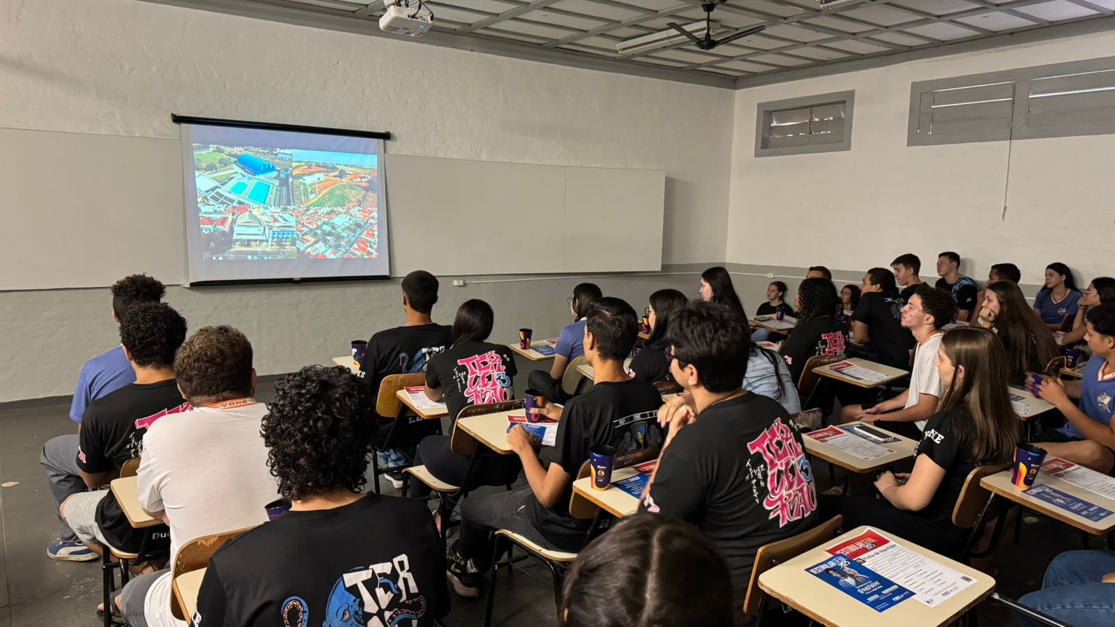 Imagem da notícia FUNEPE movimenta escolas públicas e privadas da região com evento Feira de Profissões 2024
