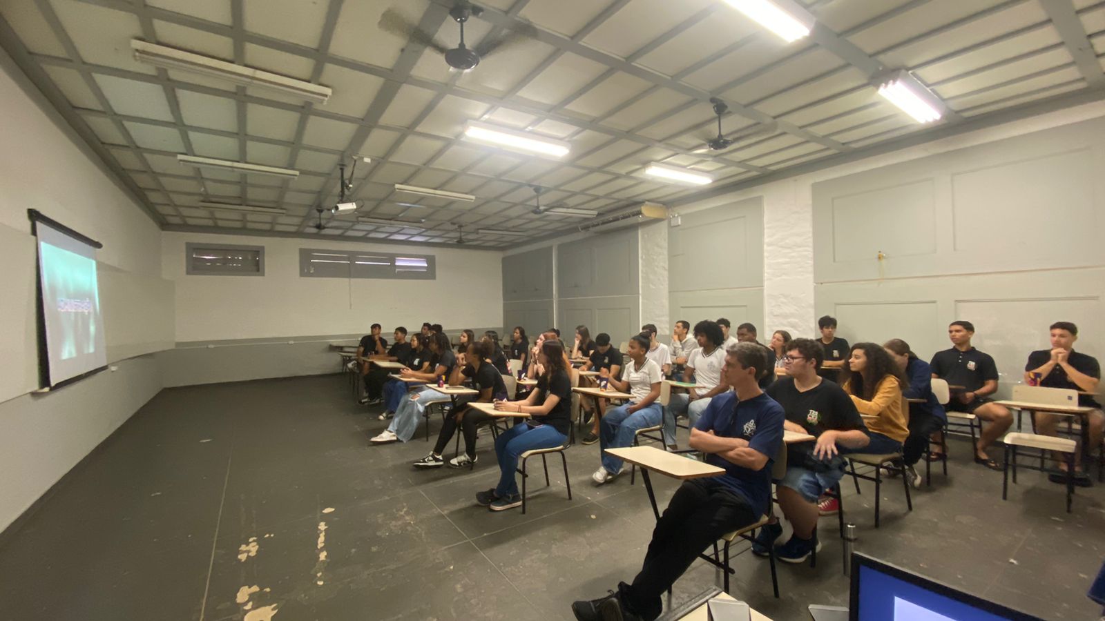 Imagem da notícia FUNEPE movimenta escolas públicas e privadas da região com evento Feira de Profissões 2024