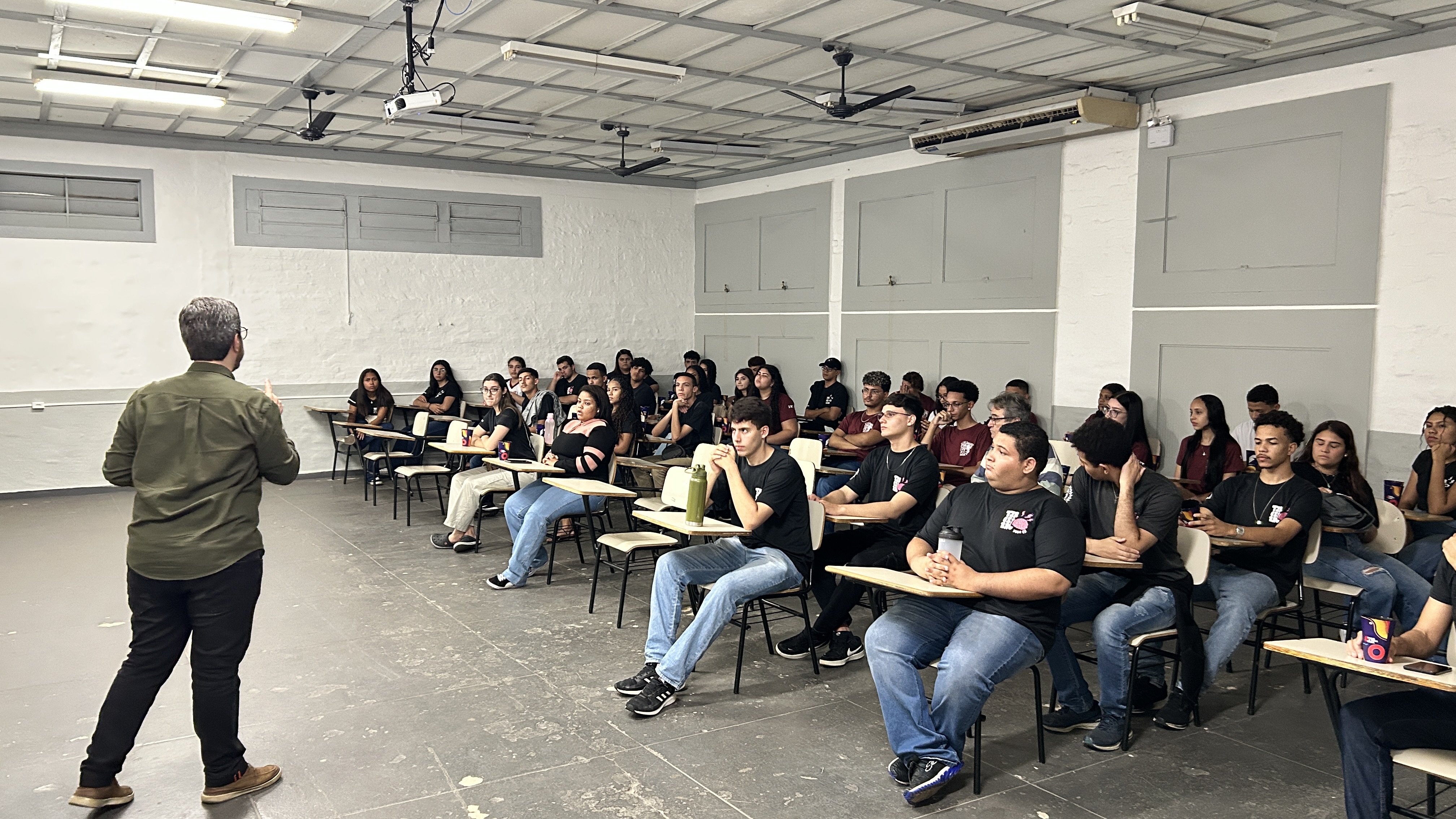 Imagem da notícia FUNEPE movimenta escolas públicas e privadas da região com evento Feira de Profissões 2024