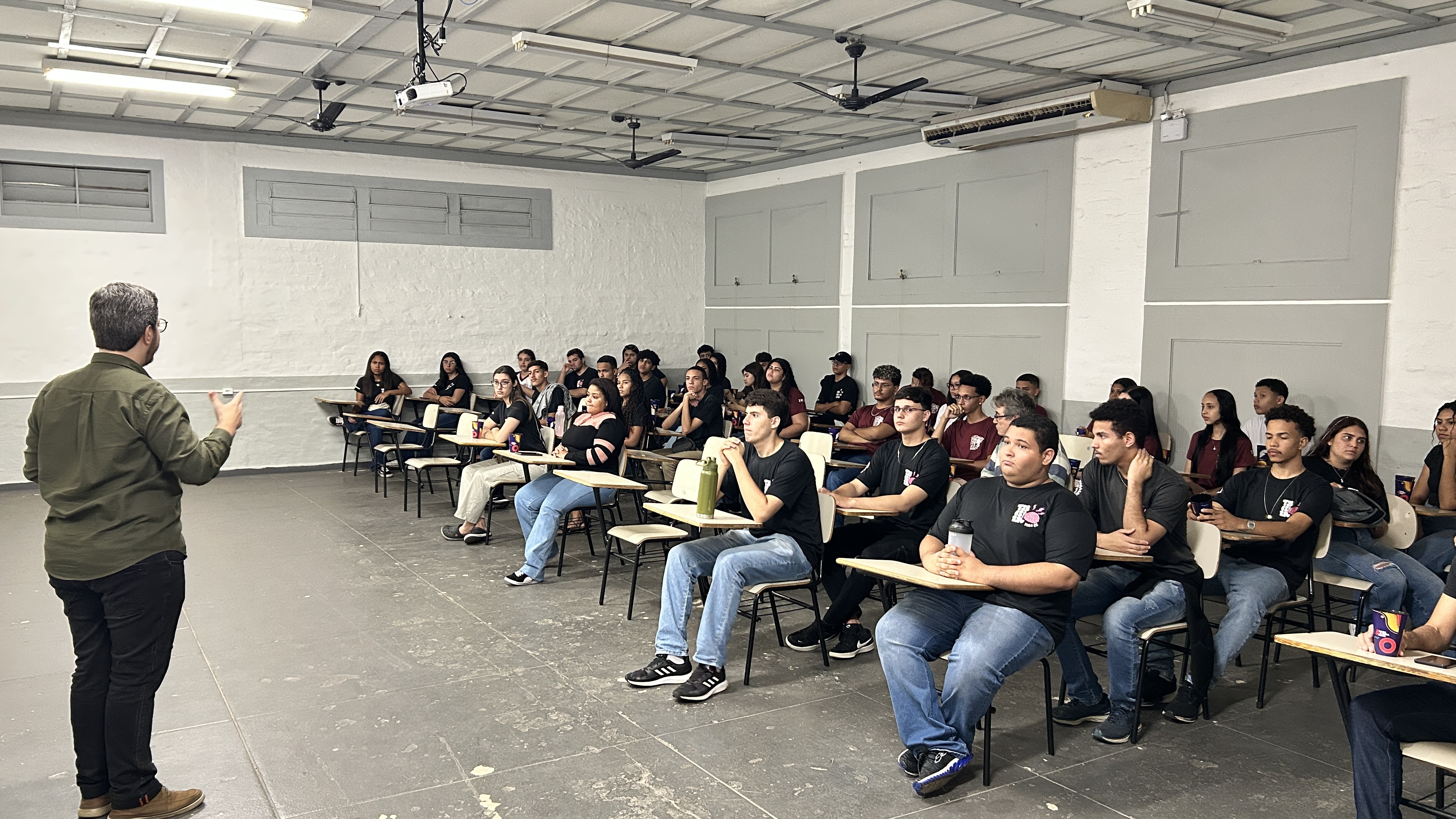Imagem da notícia FUNEPE movimenta escolas públicas e privadas da região com evento Feira de Profissões 2024