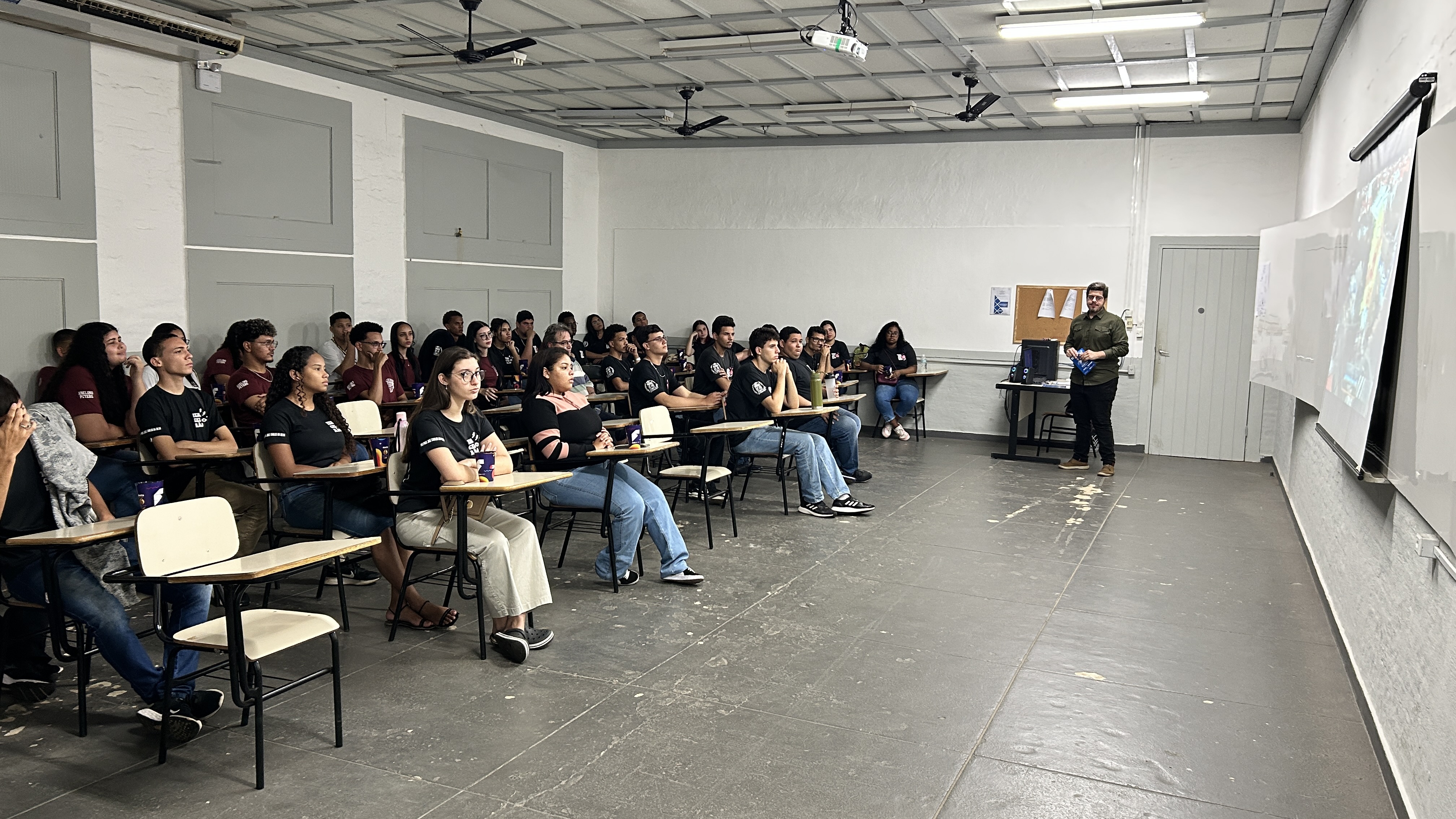 Imagem da notícia FUNEPE movimenta escolas públicas e privadas da região com evento Feira de Profissões 2024