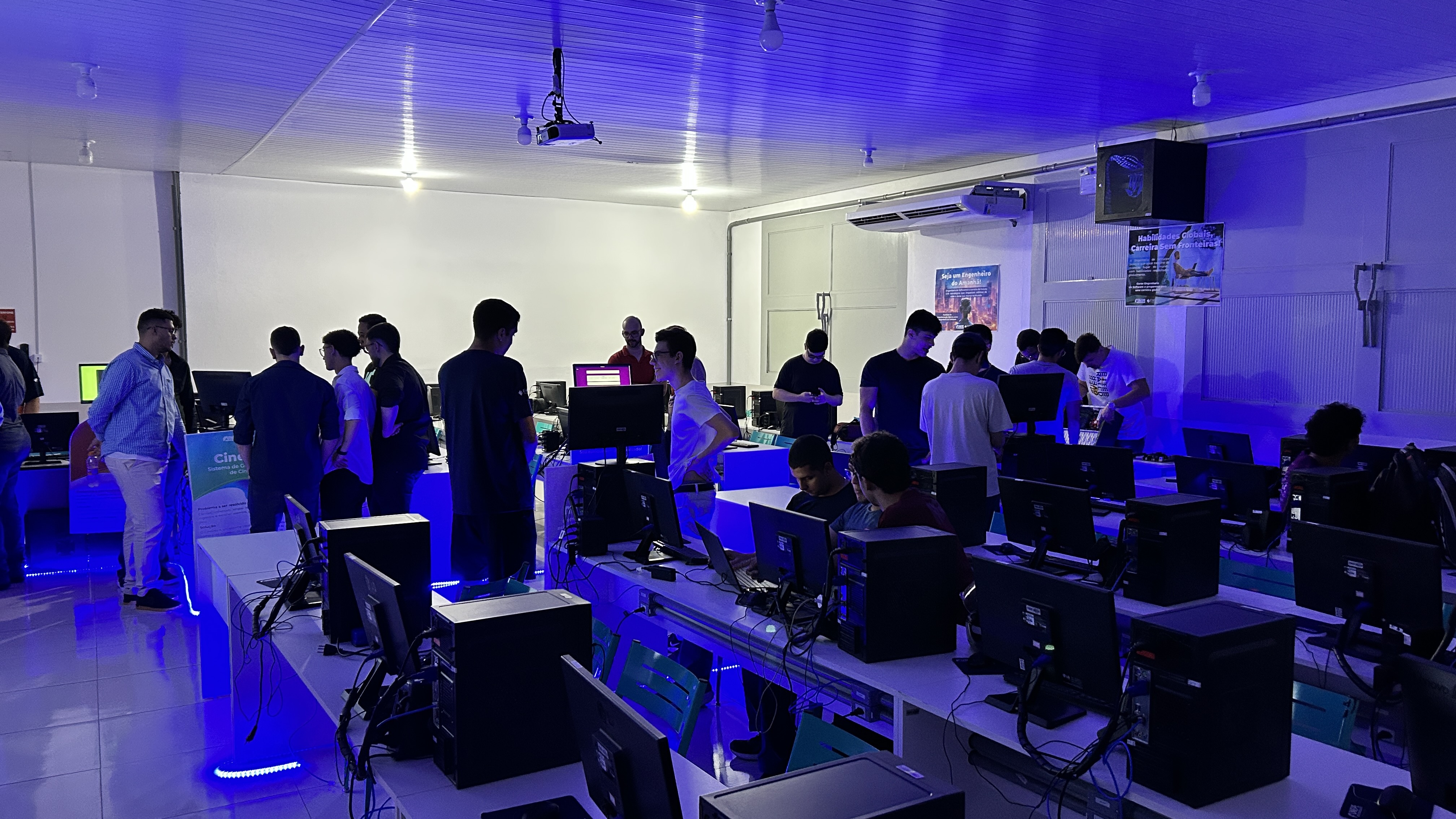 Imagem da notícia FUNEPE movimenta escolas públicas e privadas da região com evento Feira de Profissões 2024