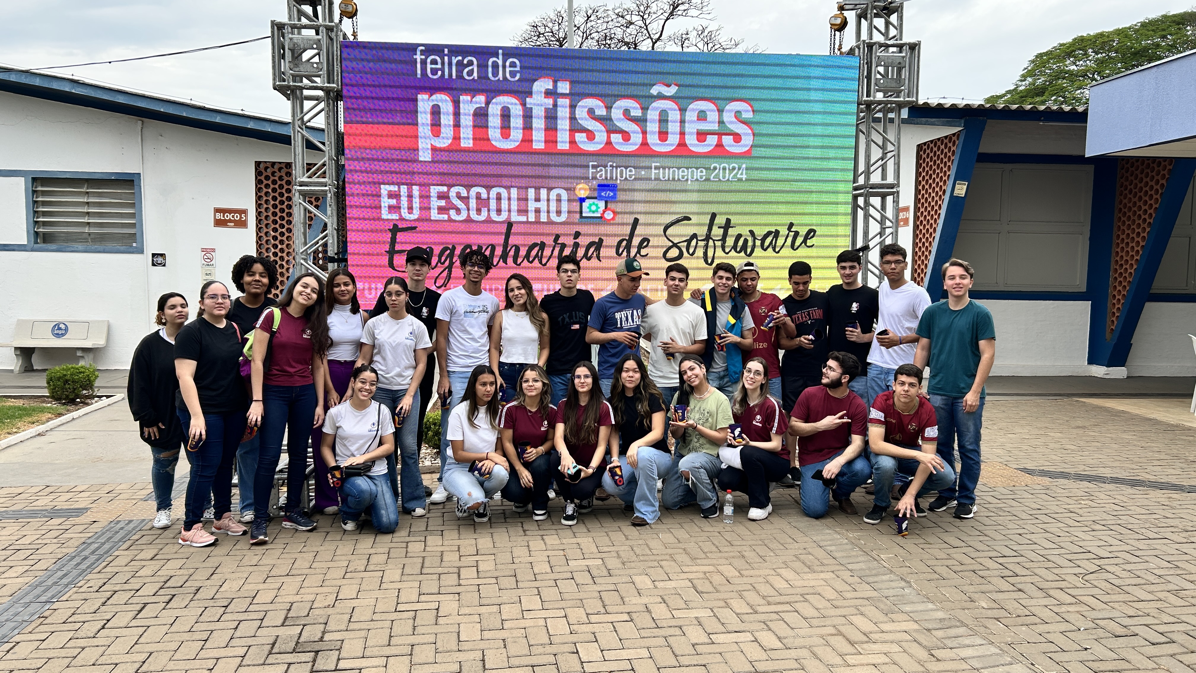 Imagem da notícia FUNEPE movimenta escolas públicas e privadas da região com evento Feira de Profissões 2024