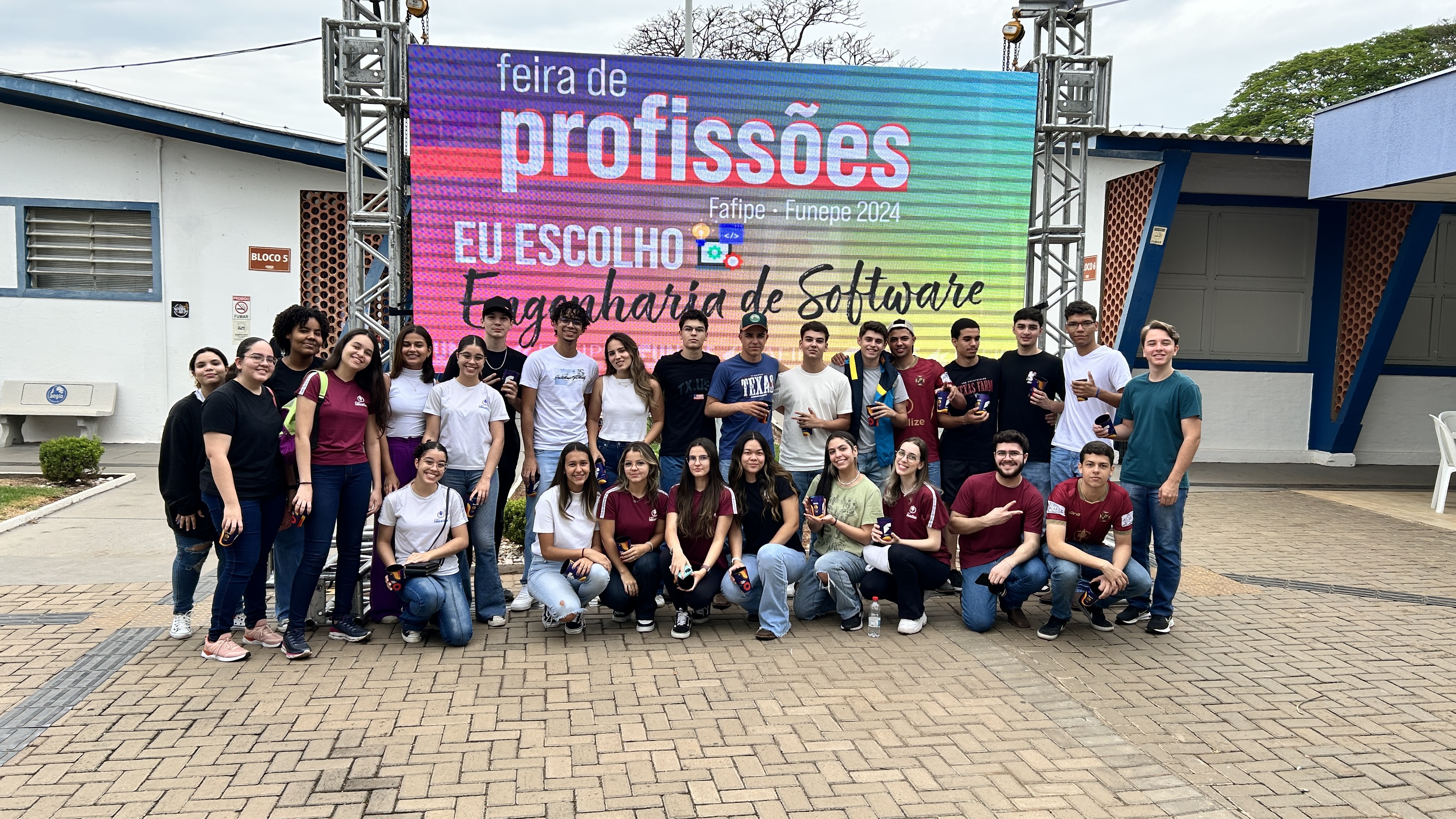 Imagem da notícia FUNEPE movimenta escolas públicas e privadas da região com evento Feira de Profissões 2024