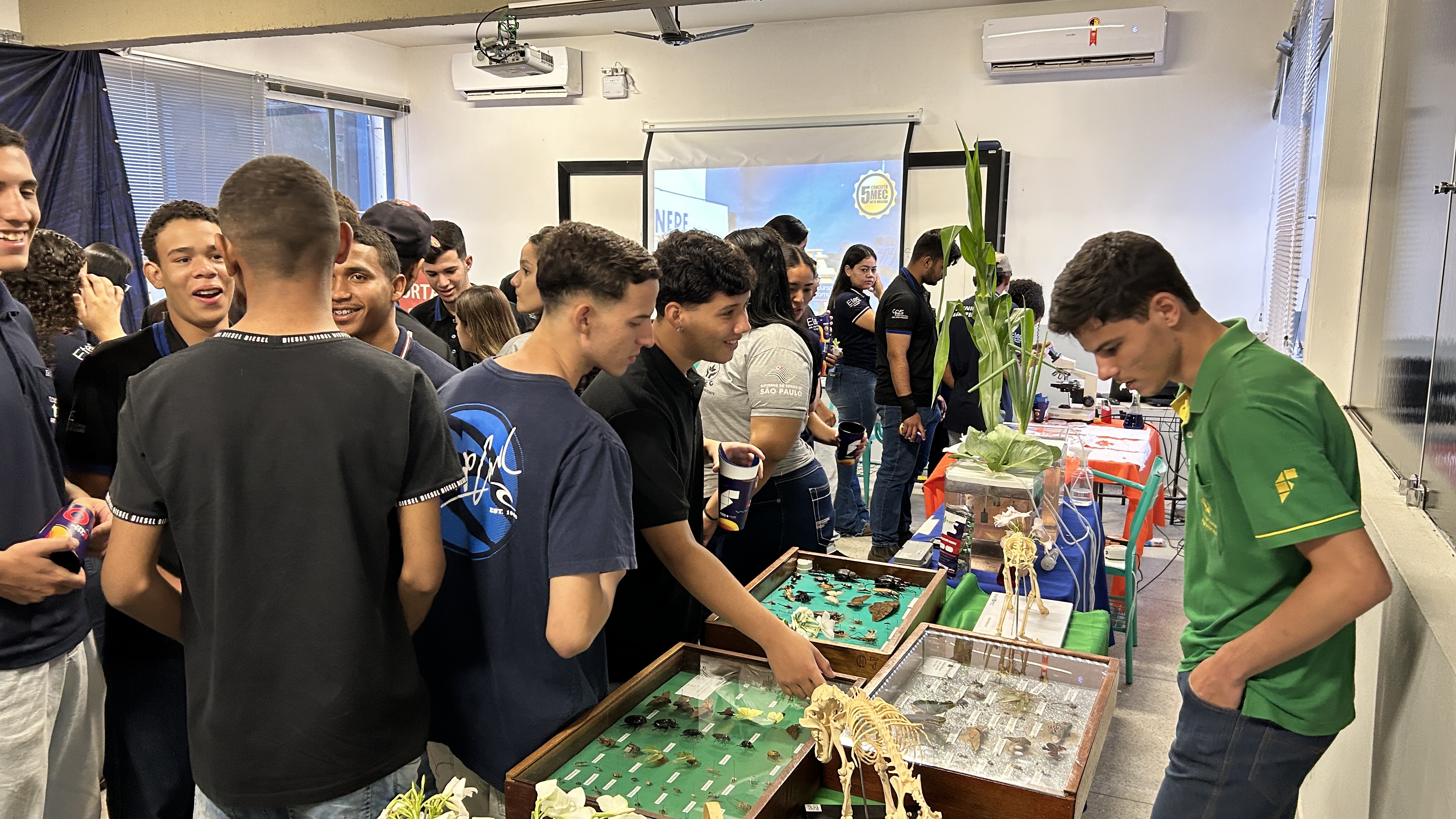 Imagem da notícia FUNEPE movimenta escolas públicas e privadas da região com evento Feira de Profissões 2024